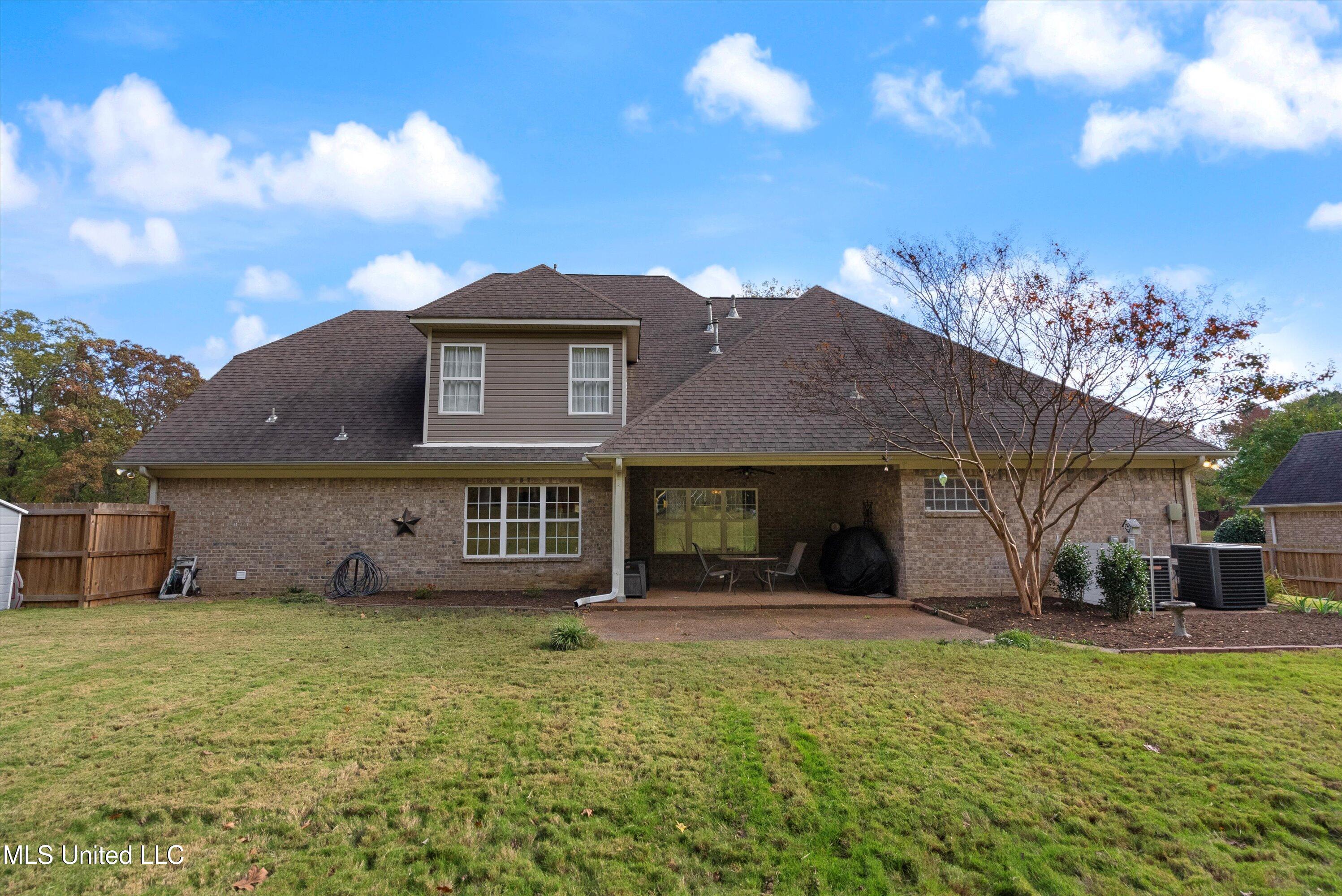 4327 W Dickens Place Drive, Southaven, Mississippi image 29