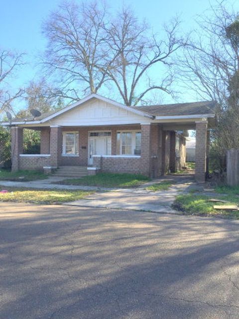 Homes For Sale - 216 Court Street<br/> Brookhaven, MS 39601