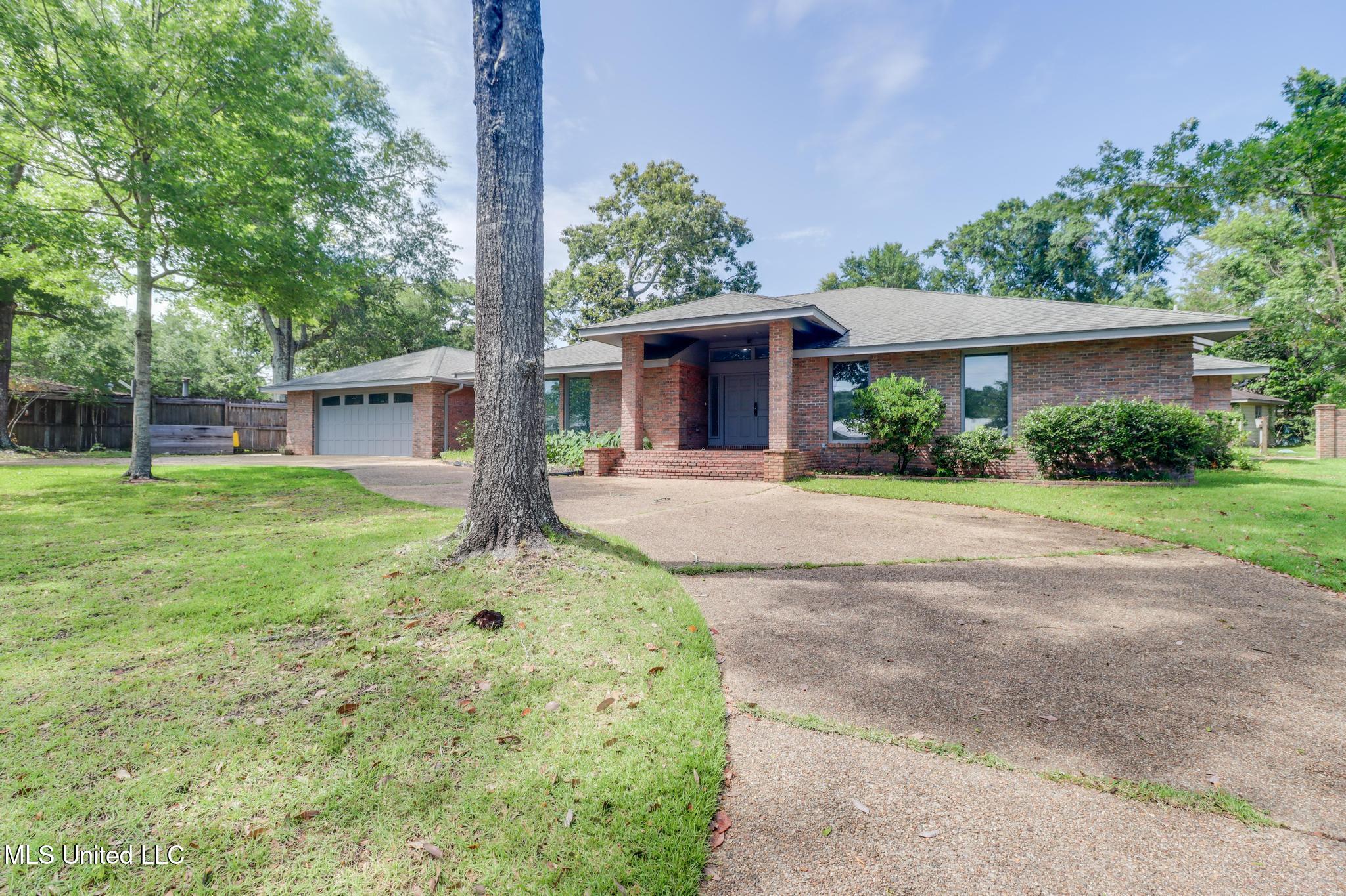 14000 Cerro Verde Drive, Ocean Springs, Mississippi image 2