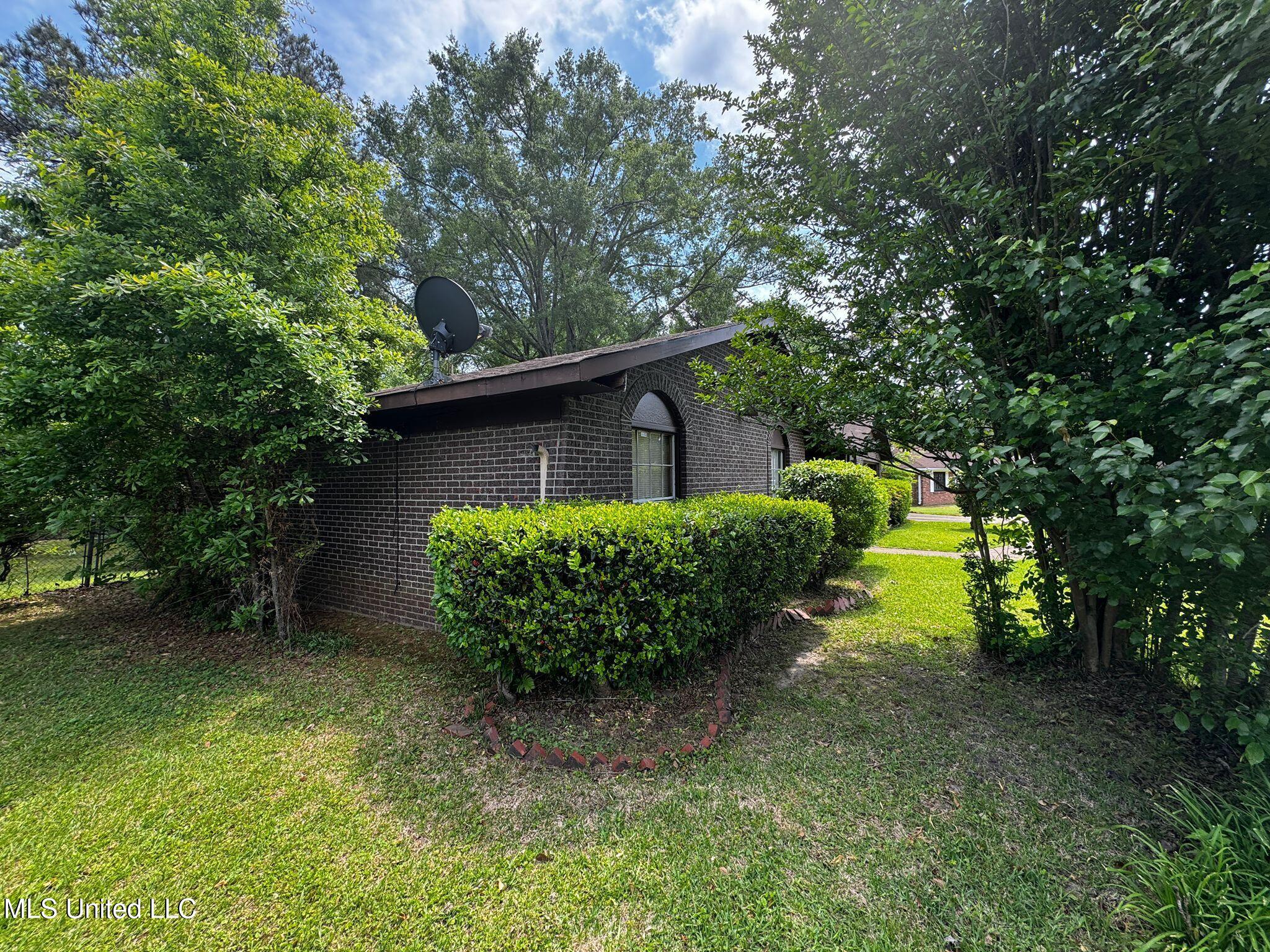 745 Woodlake Drive, Jackson, Mississippi image 9