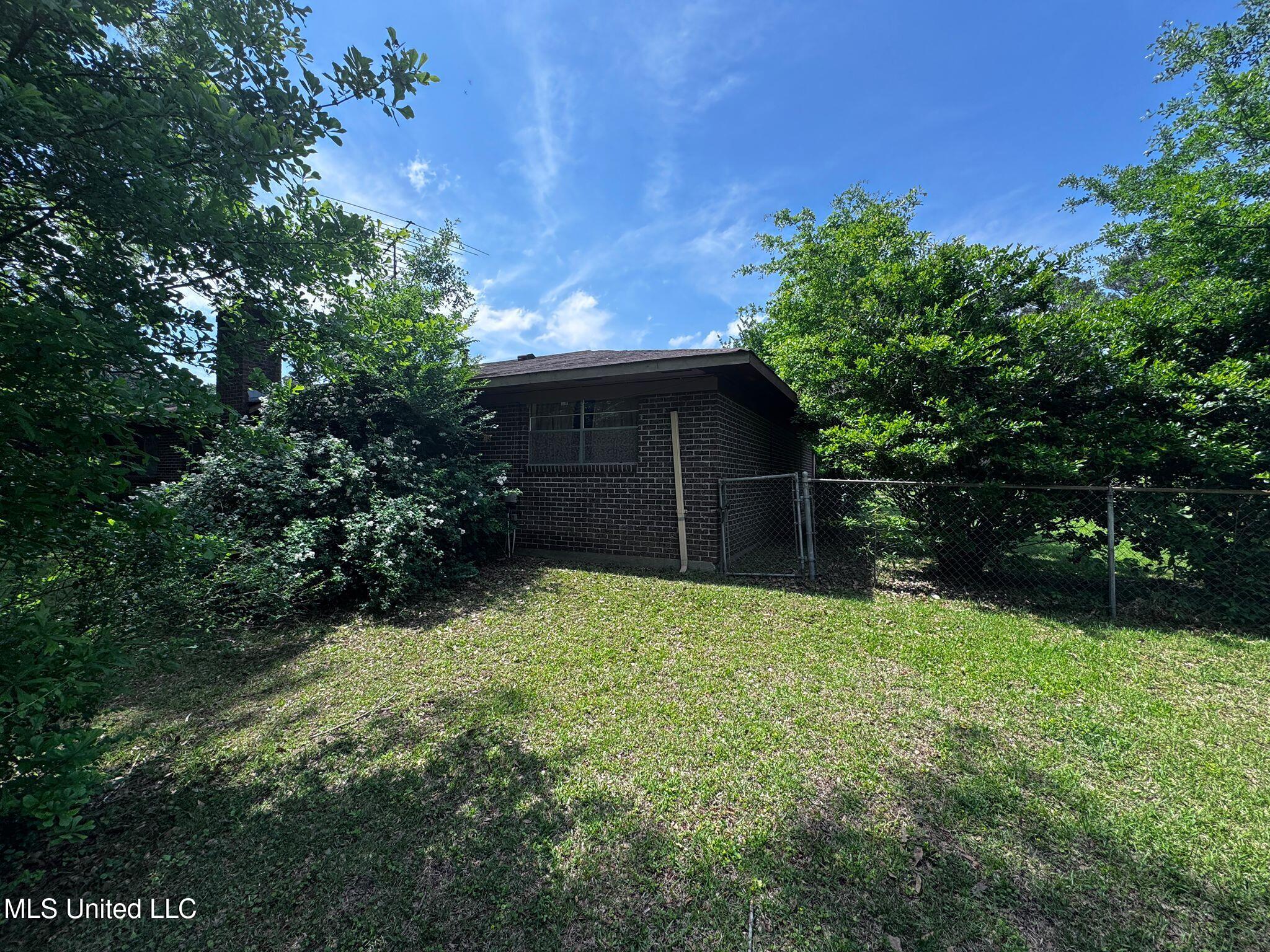 745 Woodlake Drive, Jackson, Mississippi image 4