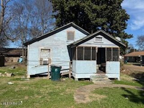 Apartment For Sale - 219 Elm Street<br/> Leflore County, Greenwood, MS 38930