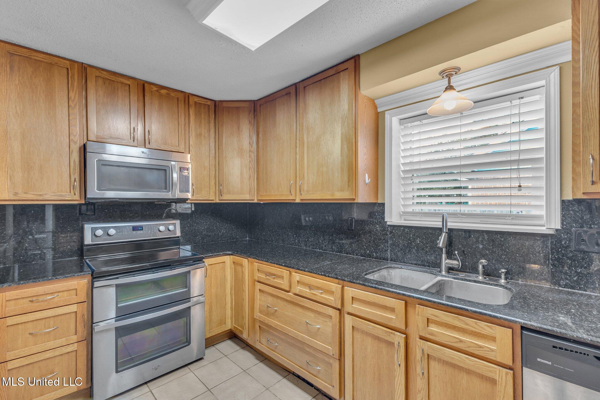 2414 Burke Street, Gulfport, Mississippi image 10
