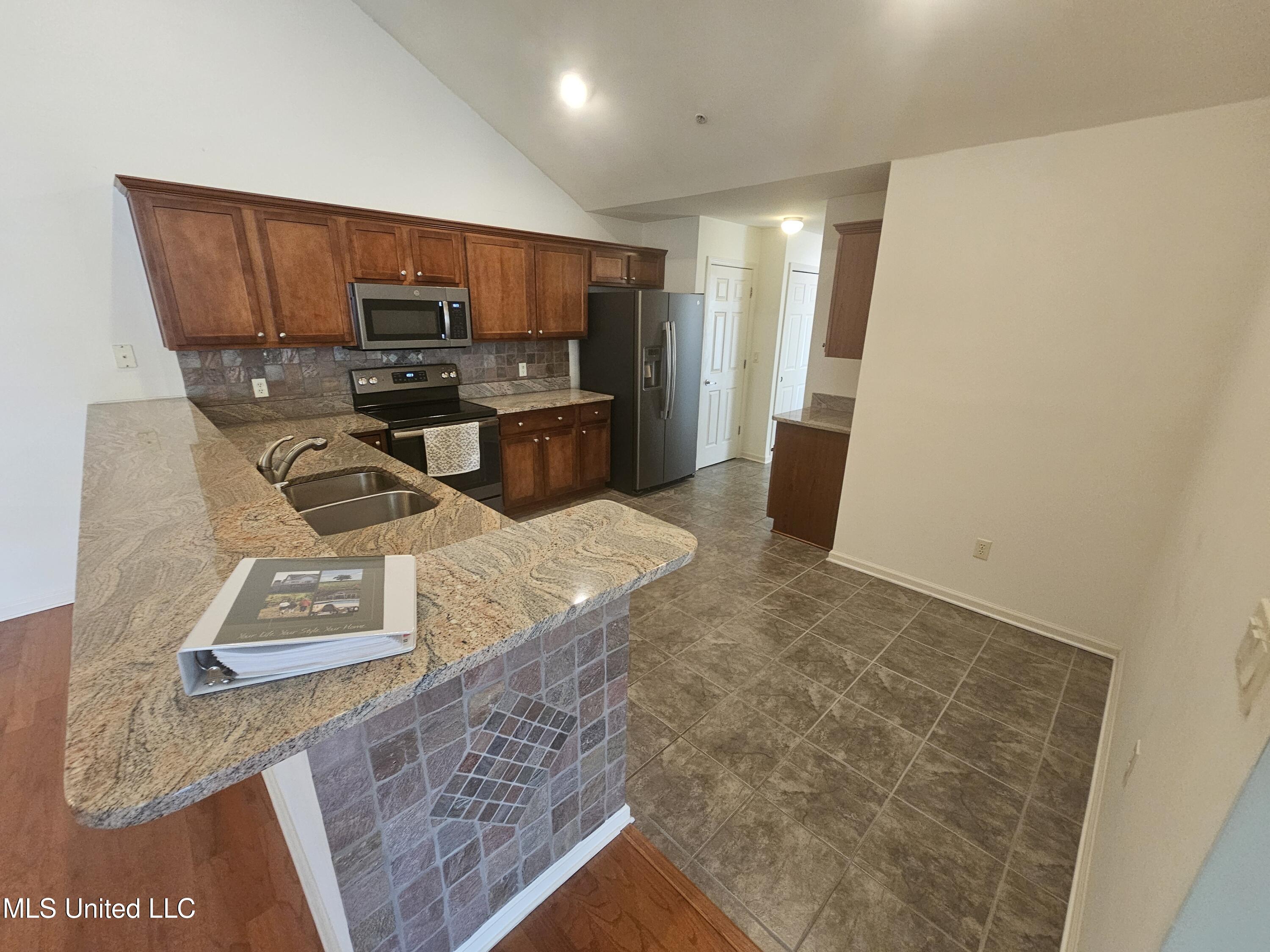 8906 Oak Branch Lane, Olive Branch, Mississippi image 17