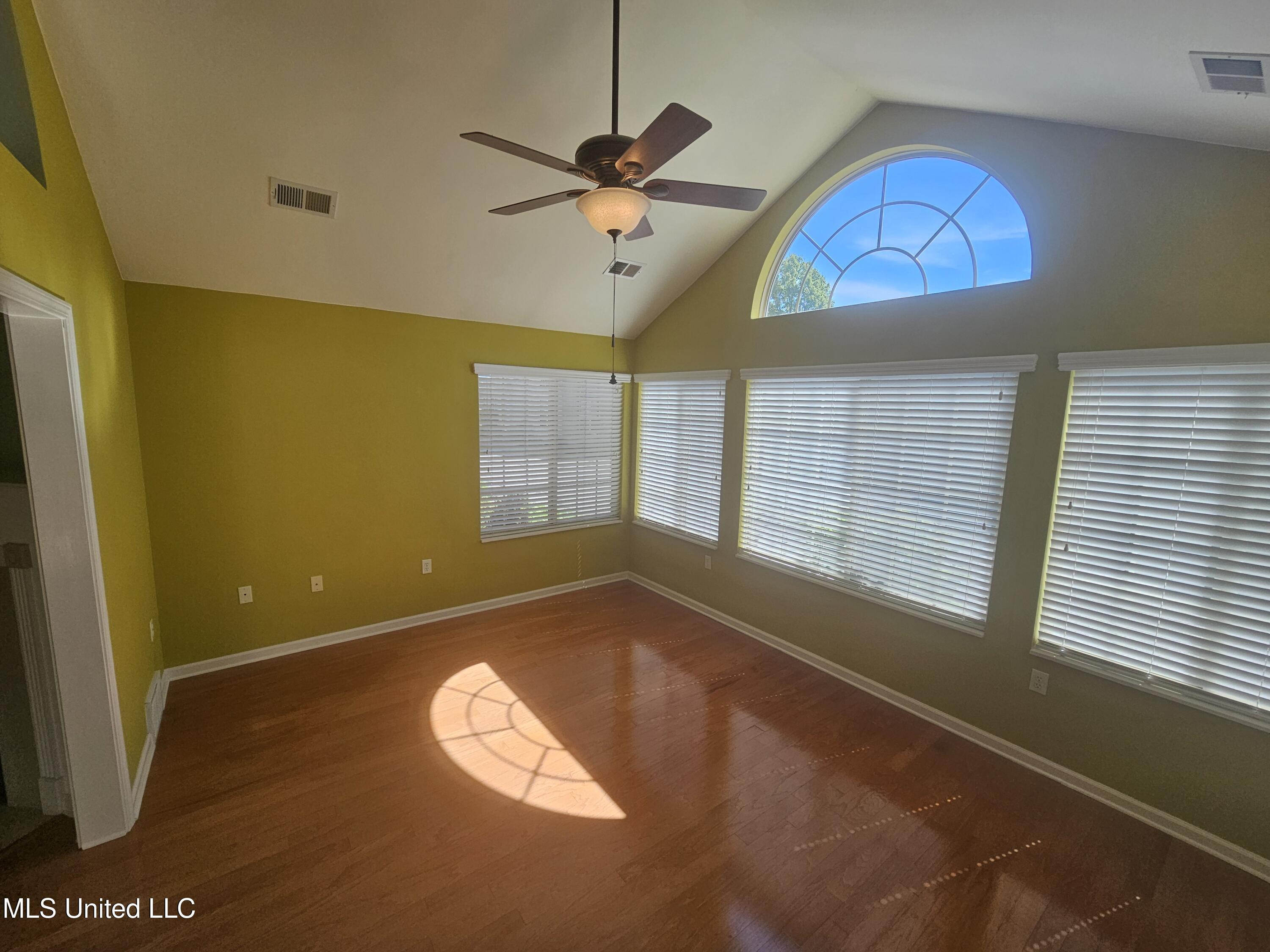 8906 Oak Branch Lane, Olive Branch, Mississippi image 4