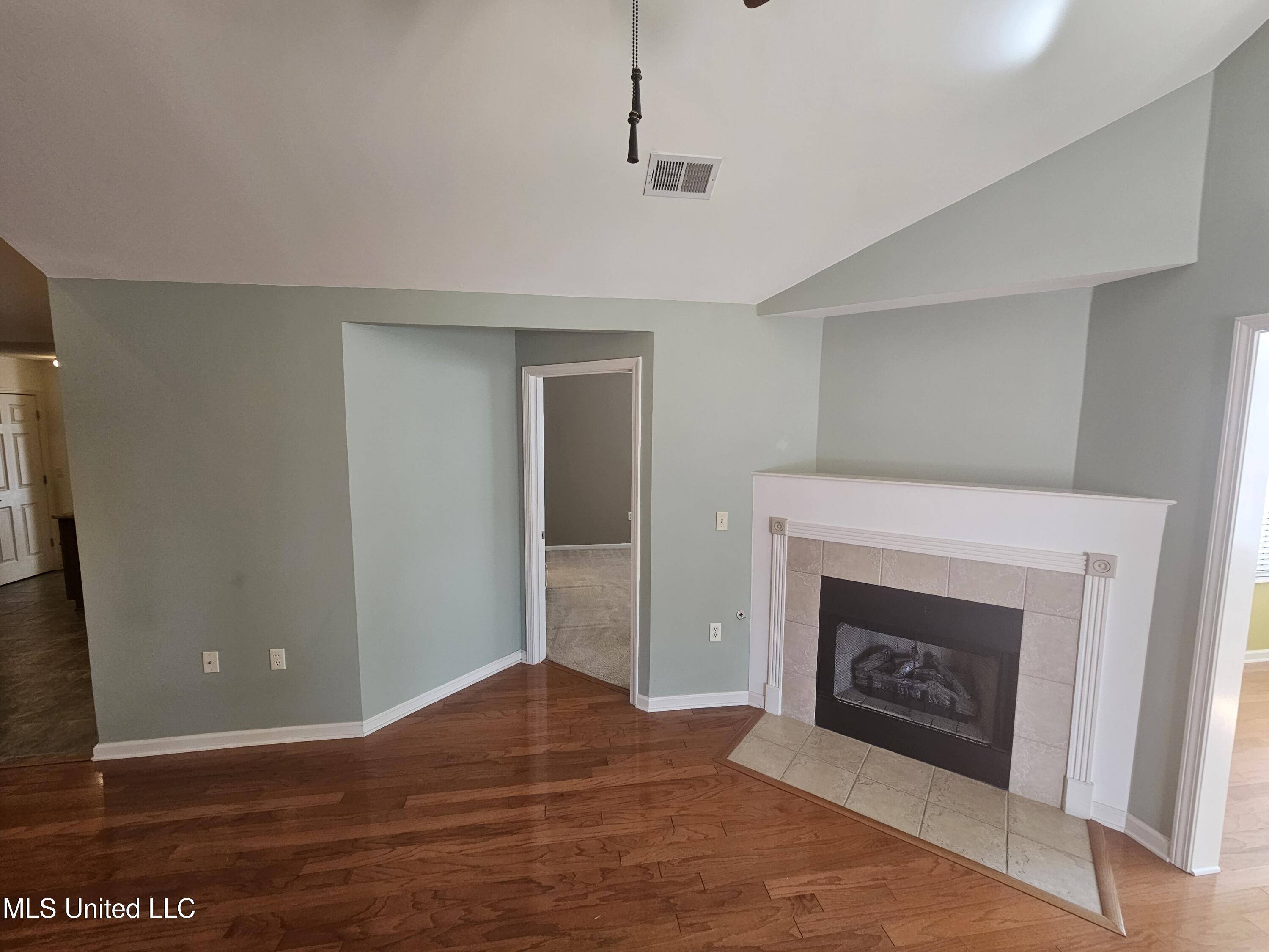 8906 Oak Branch Lane, Olive Branch, Mississippi image 13