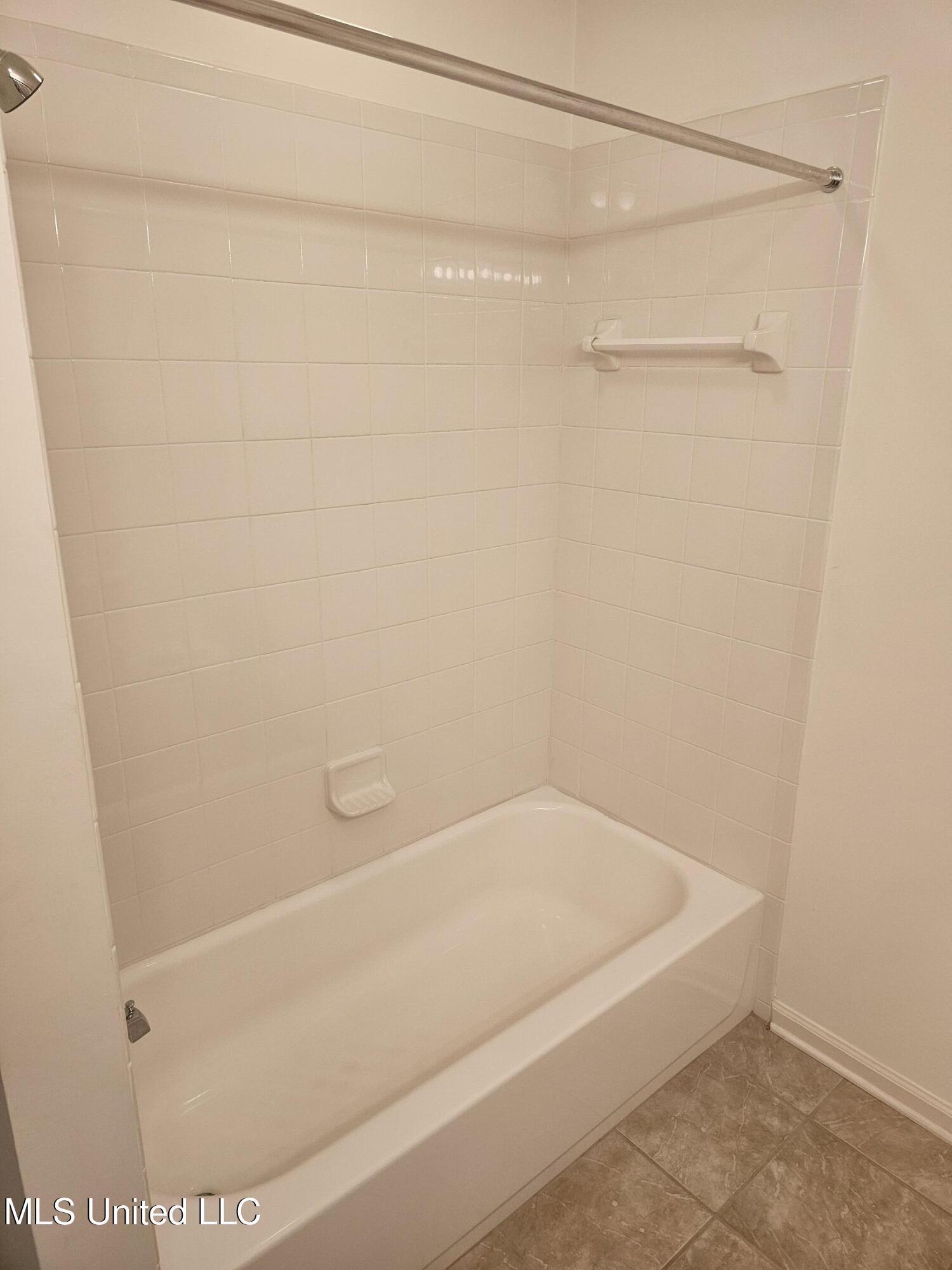 8906 Oak Branch Lane, Olive Branch, Mississippi image 21