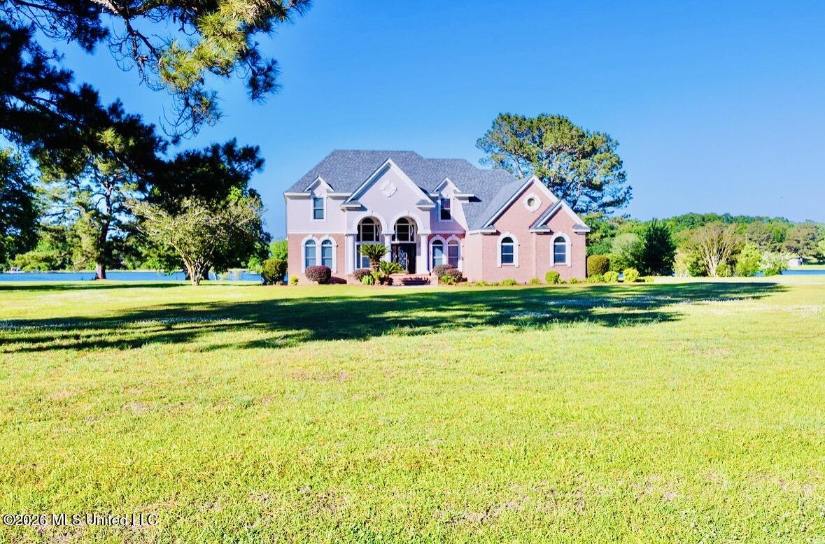 15 Lakeshore Drive