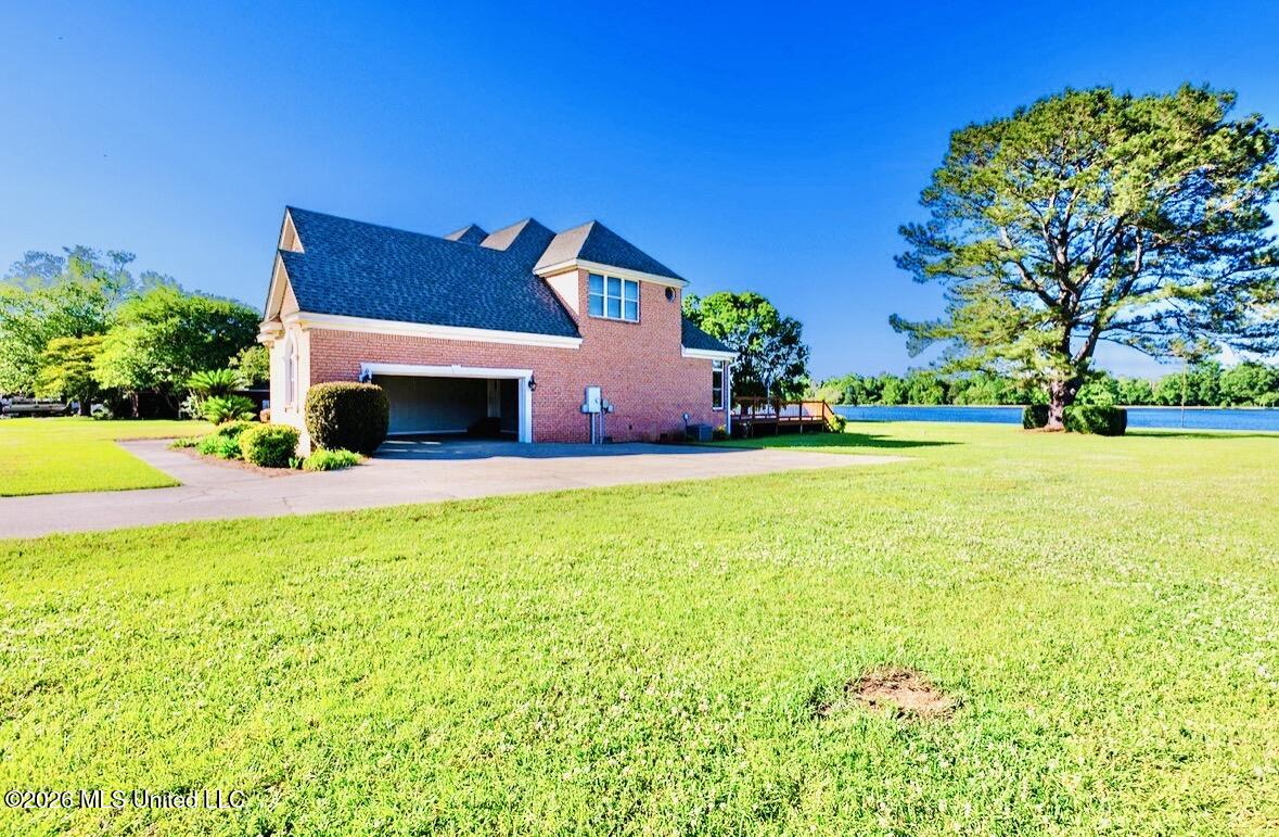 15 Lakeshore Drive