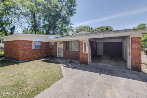 Homes For Rent - 1102 Tucker Avenue<br/> Pascagoula, MS 39567