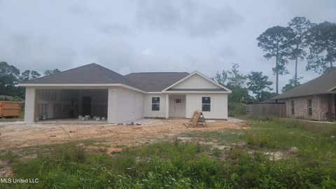 Single Family Residence in Ocean Springs MS 3220 9th Street.jpg