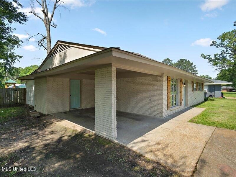 203 Barrow Street, Pearl, Mississippi image 3