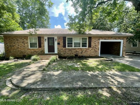 Homes For Sale - 1103 N Yale Street<br/> Cleveland, MS 38732