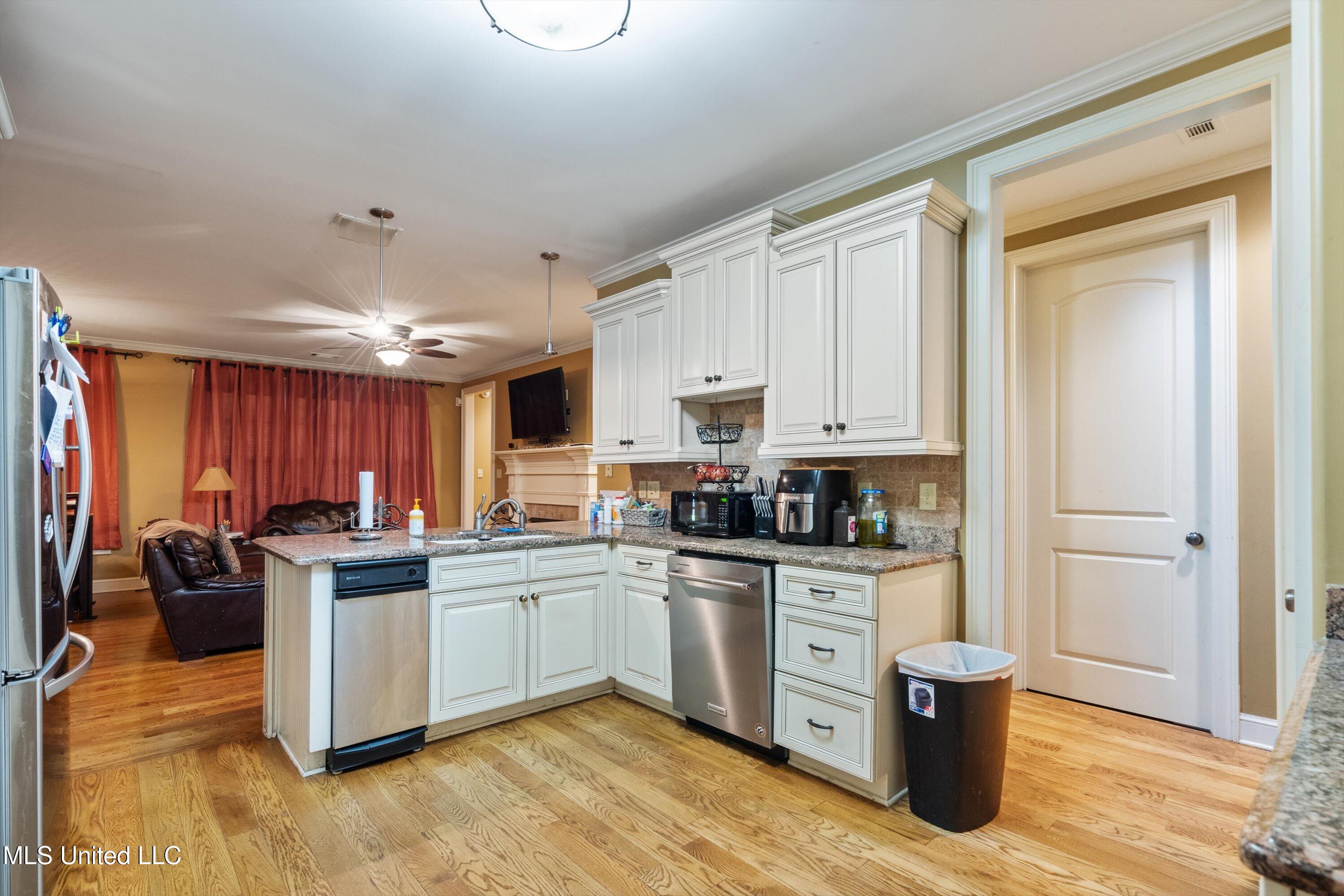 4788 Bon Jour Lane, Nesbit, Mississippi image 17
