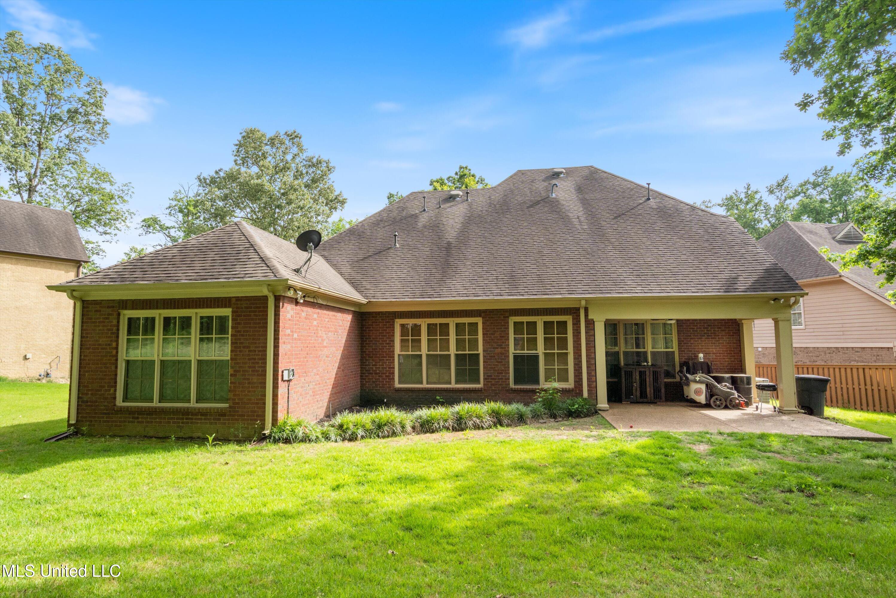 4788 Bon Jour Lane, Nesbit, Mississippi image 37