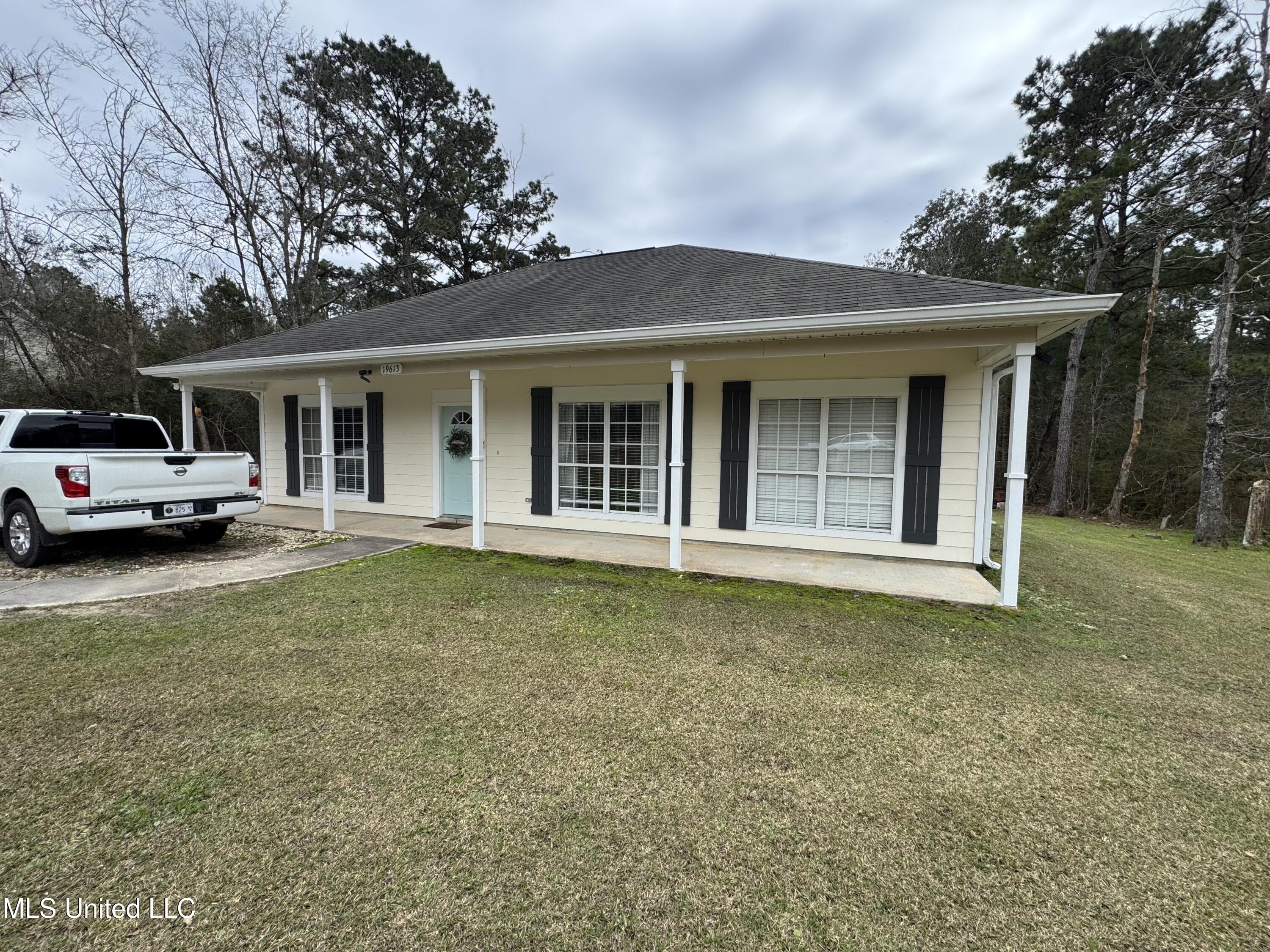 19613 W Wortham Road, Saucier, Mississippi image 2