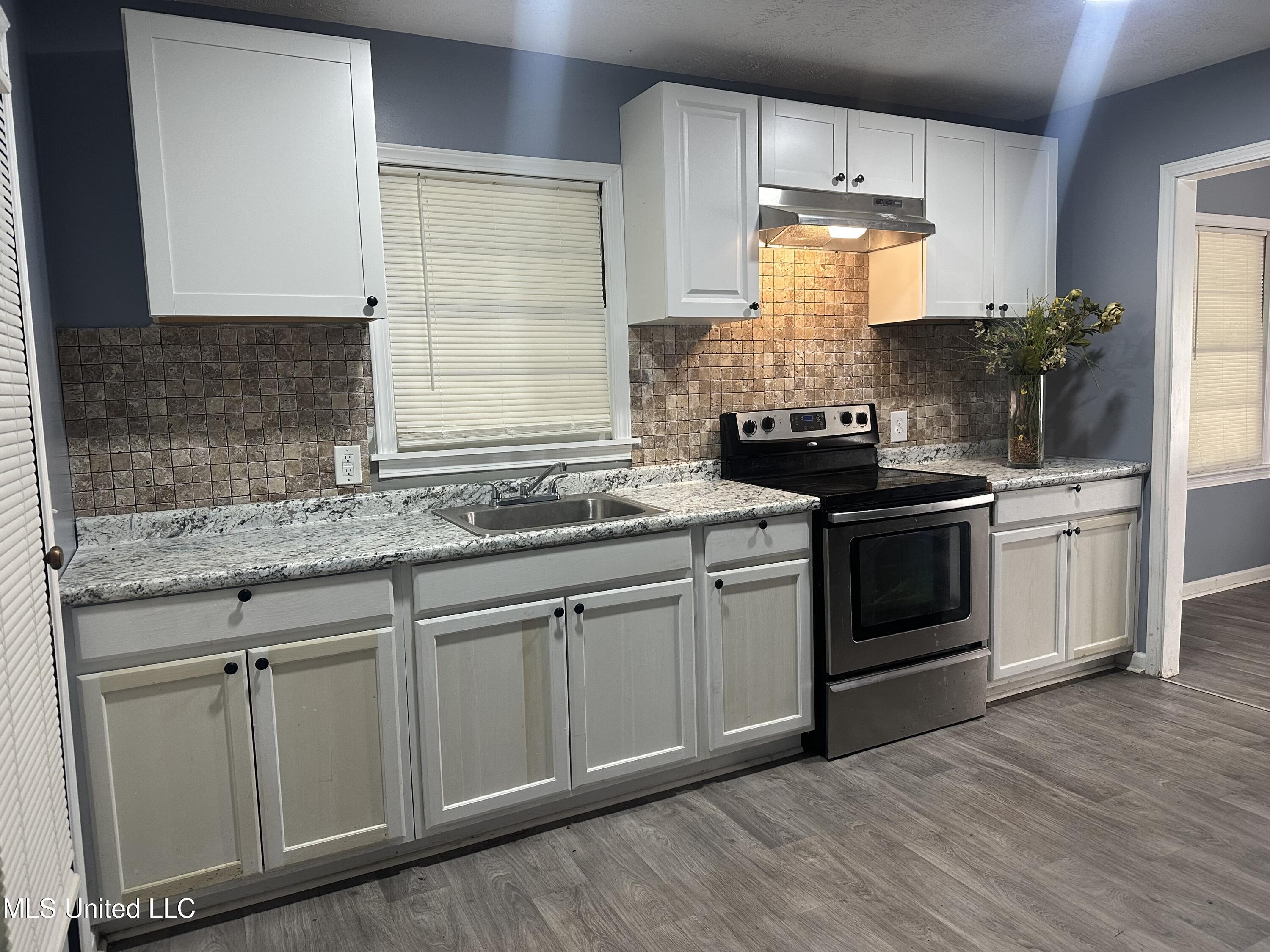 721 Glenmont Drive, Jackson, Mississippi image 11