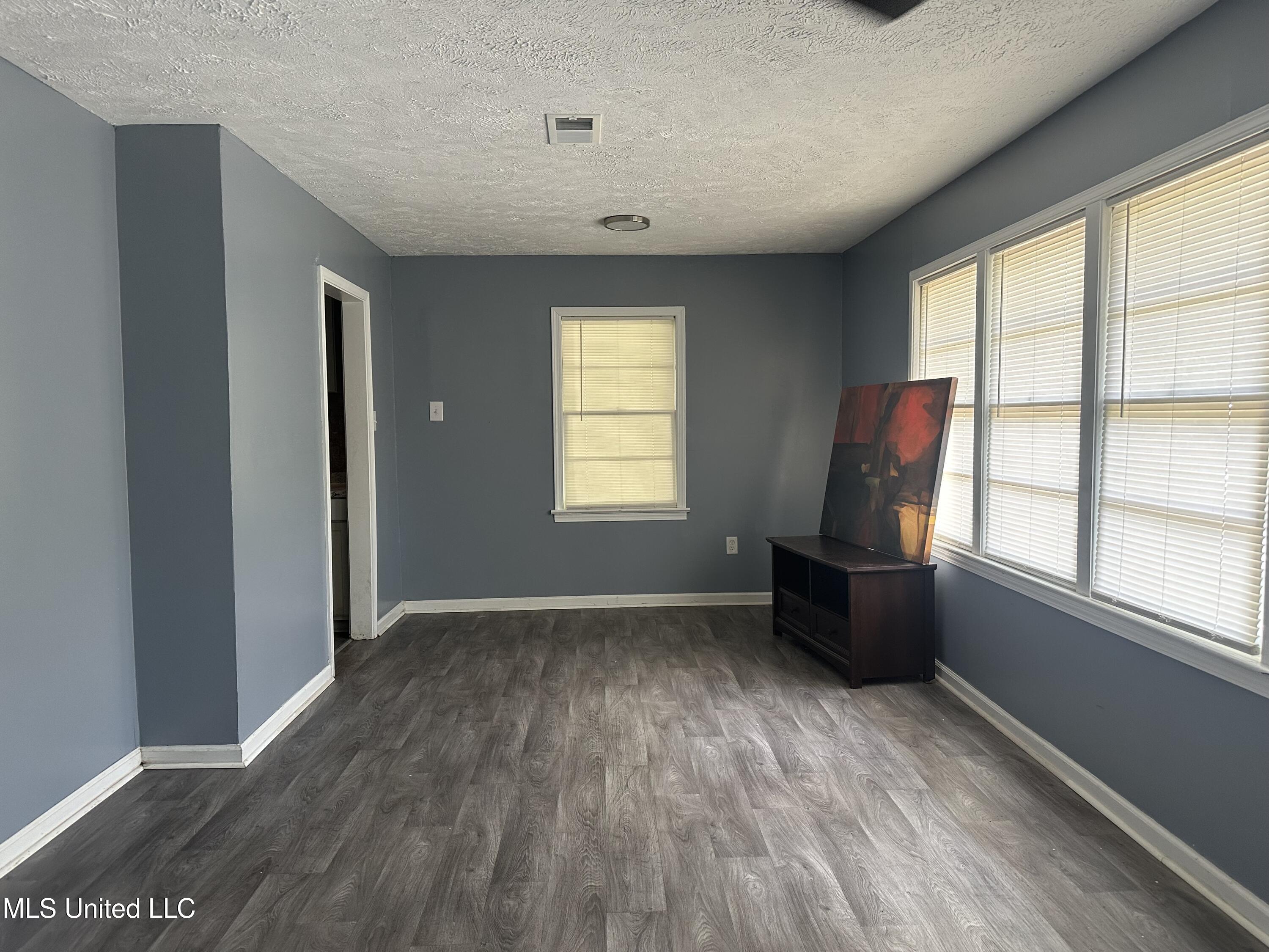 721 Glenmont Drive, Jackson, Mississippi image 3