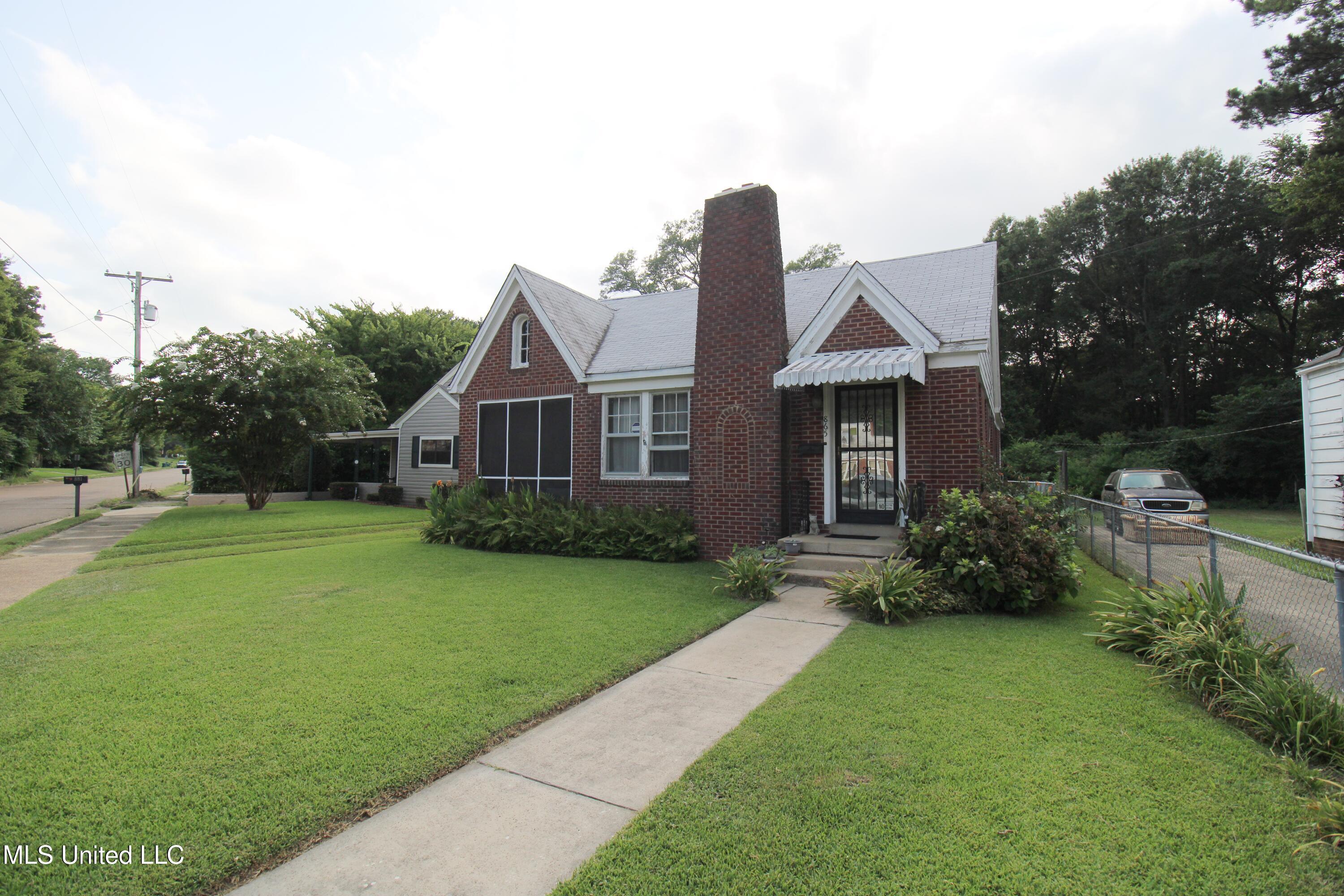 865 Fairfield Ave, Grenada, Mississippi image 1