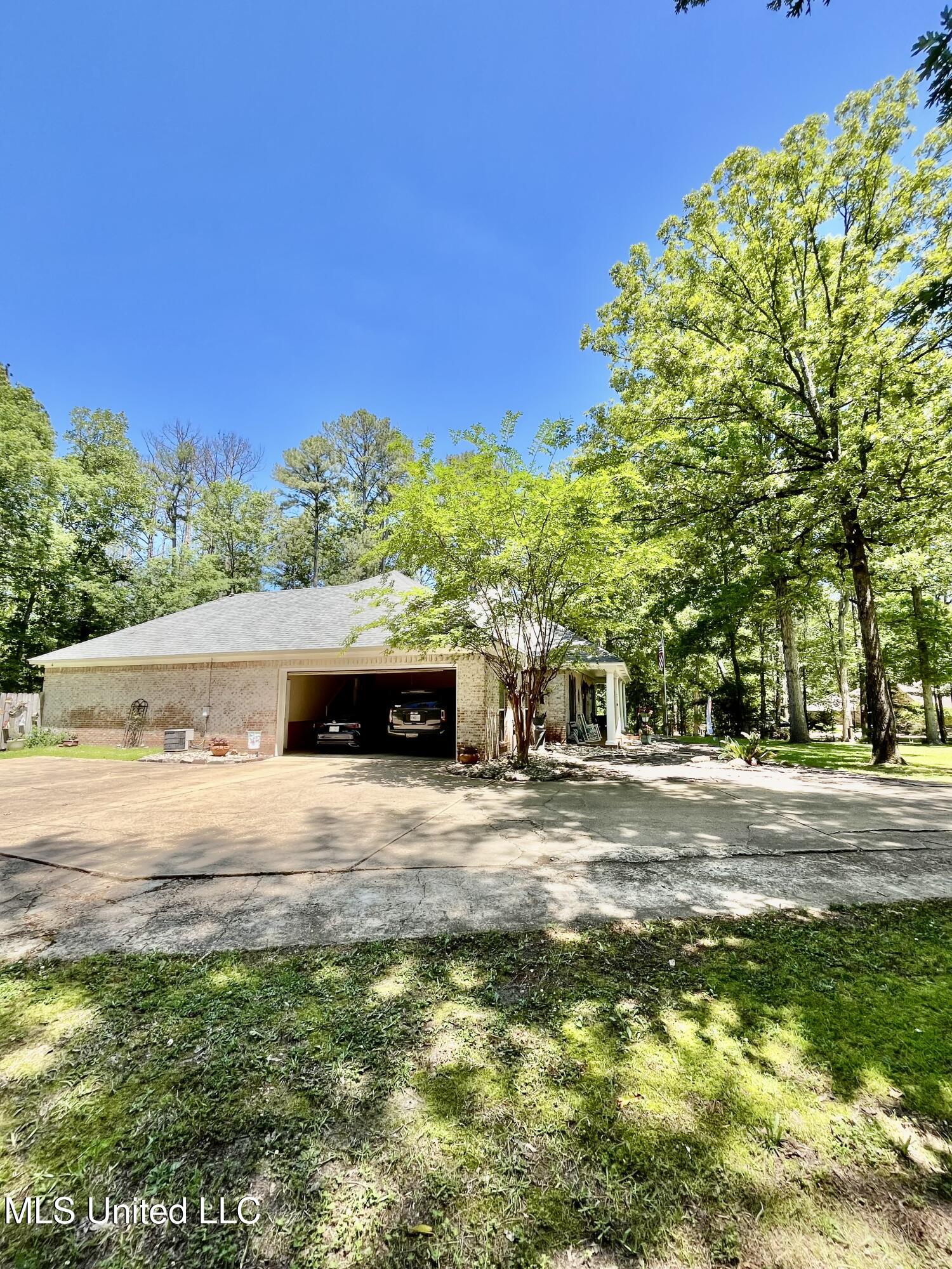 415 Greenbriar Street, Brandon, Mississippi image 12