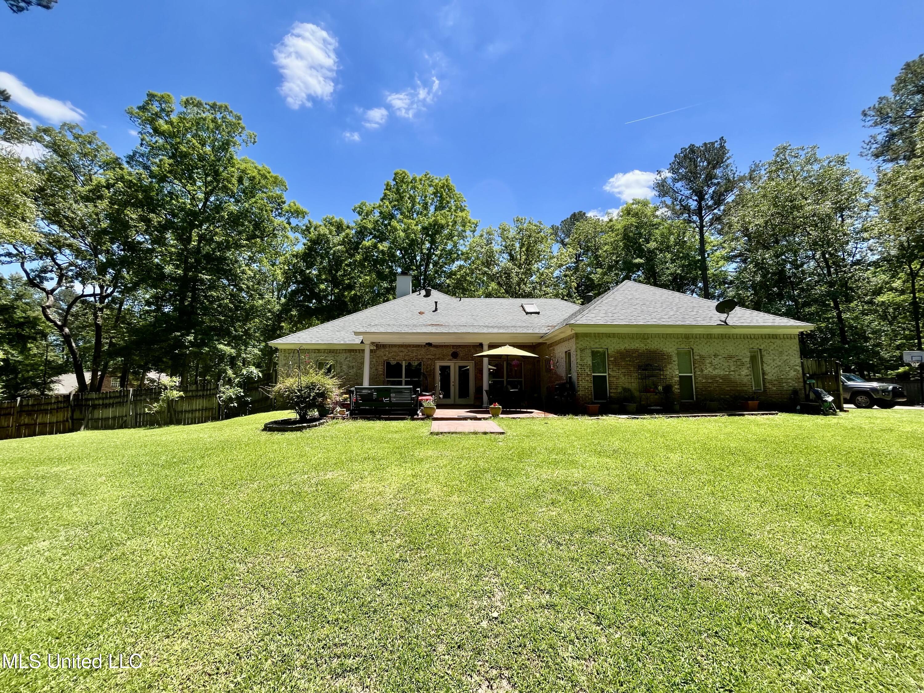 415 Greenbriar Street, Brandon, Mississippi image 16