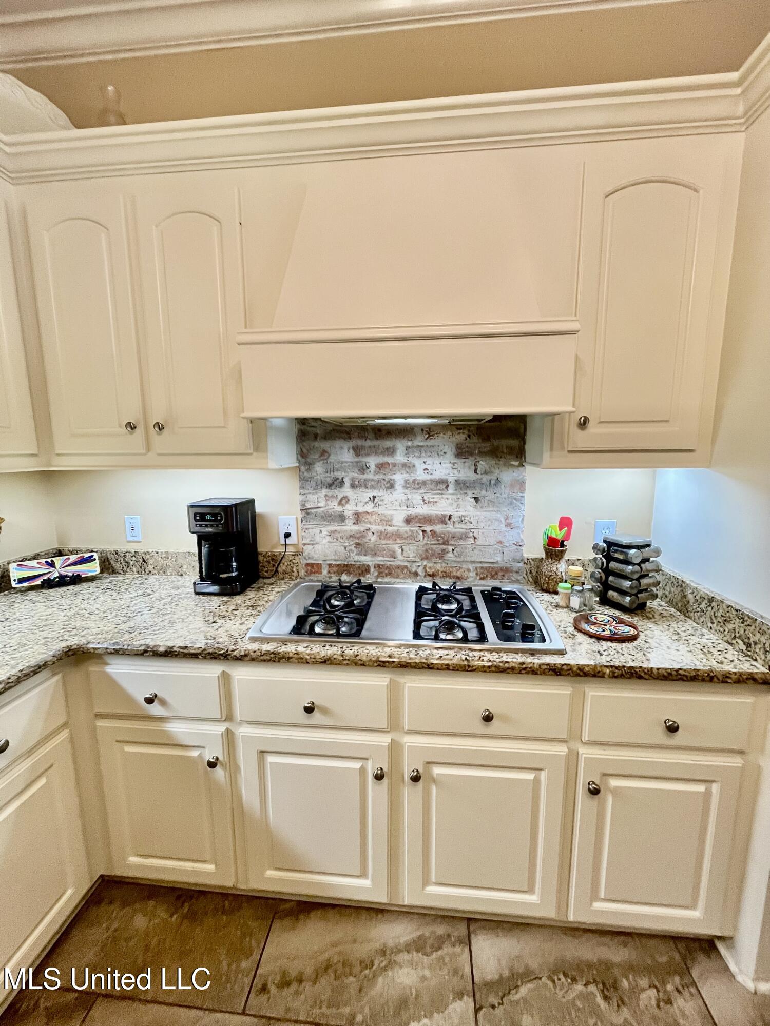 415 Greenbriar Street, Brandon, Mississippi image 38