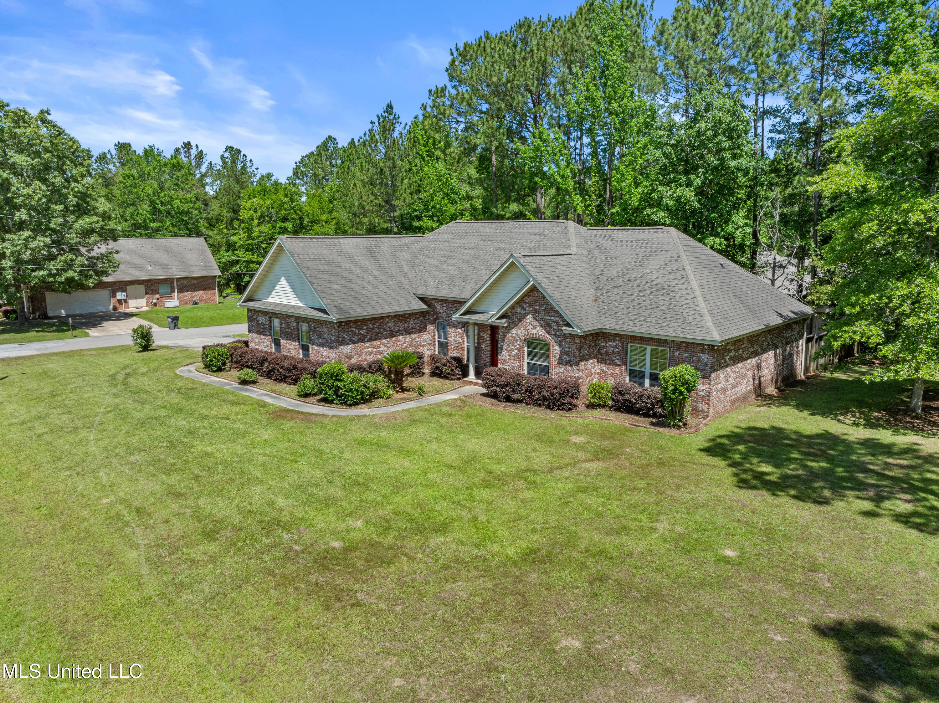 2 Driftwood Drive, Petal, Mississippi image 4