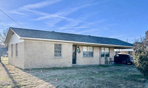 Homes For Sale - 404 Mitchell Street<br/> Leflore County, Itta Bena, MS 38941