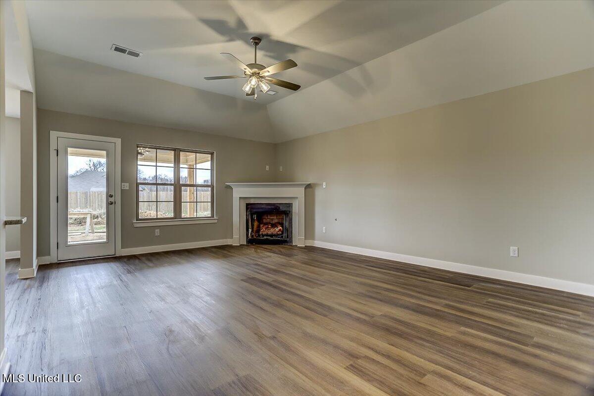 6523 Carmel Pointe Pt, Walls, Mississippi image 8