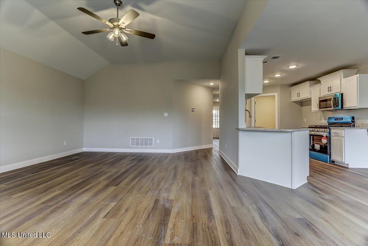 6523 Carmel Pointe Pt, Walls, Mississippi image 9