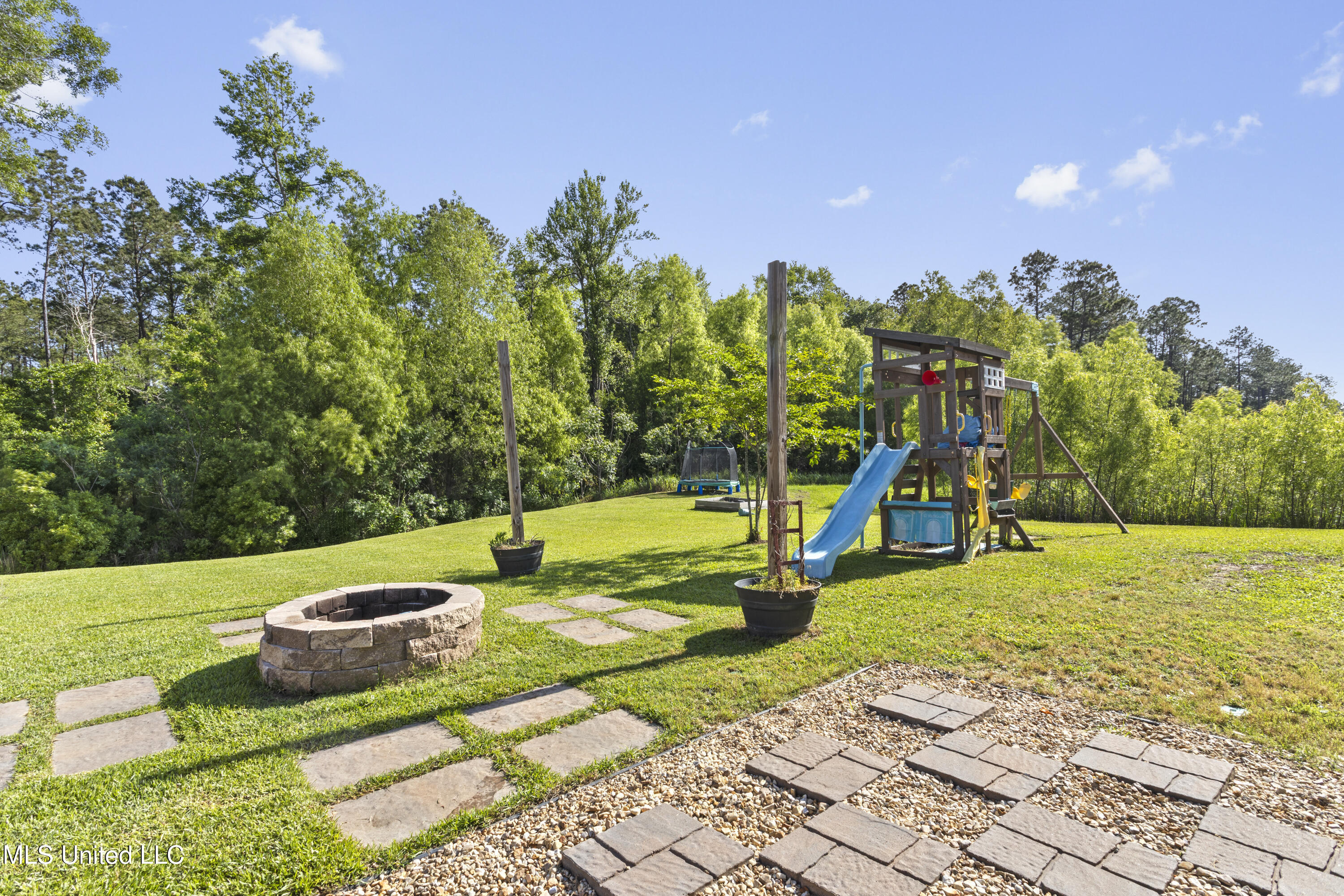 5437 Overland Drive, Biloxi, Mississippi image 28
