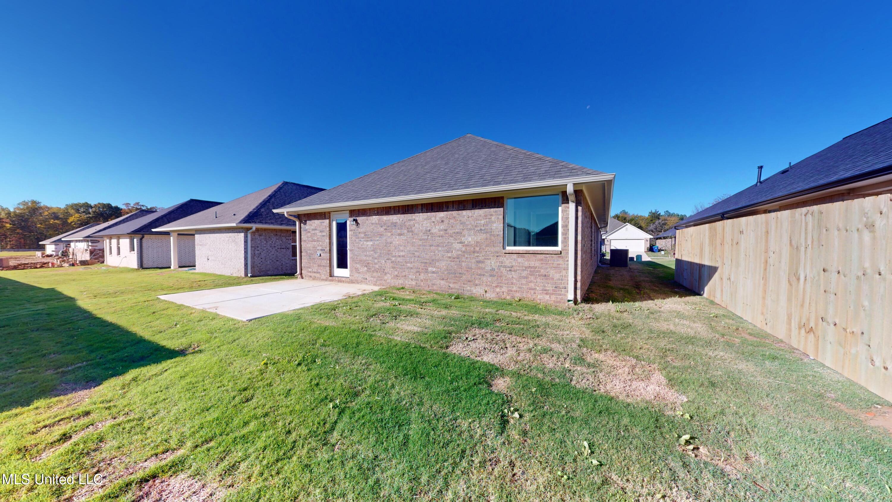 7924 Gardendale Drive, Olive Branch, Mississippi image 24