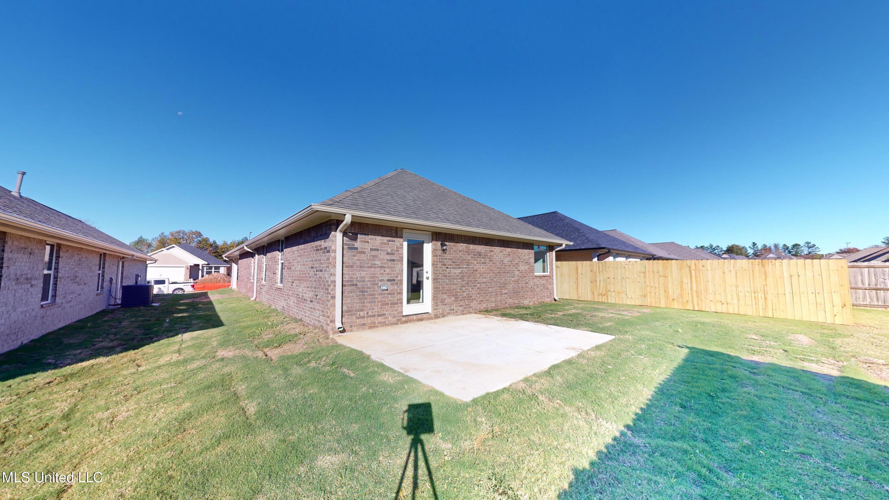 7924 Gardendale Drive, Olive Branch, Mississippi image 25