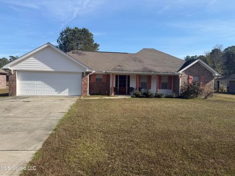 Homes For Sale - 11 Silver Leaf Drive<br/> Forrest County, Hattiesburg, MS 39401