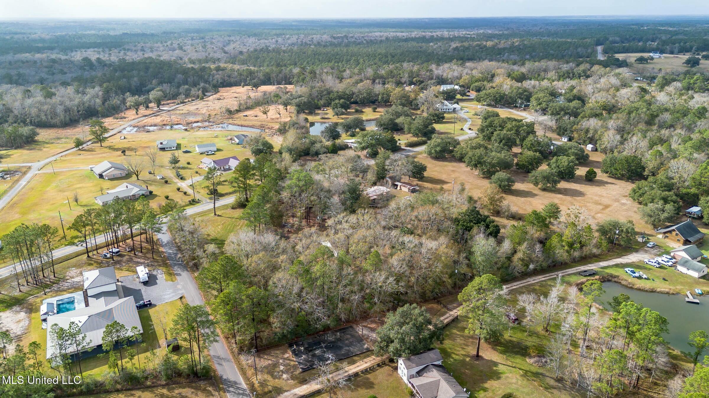 12522 Wolf River Road, Gulfport, Mississippi image 9