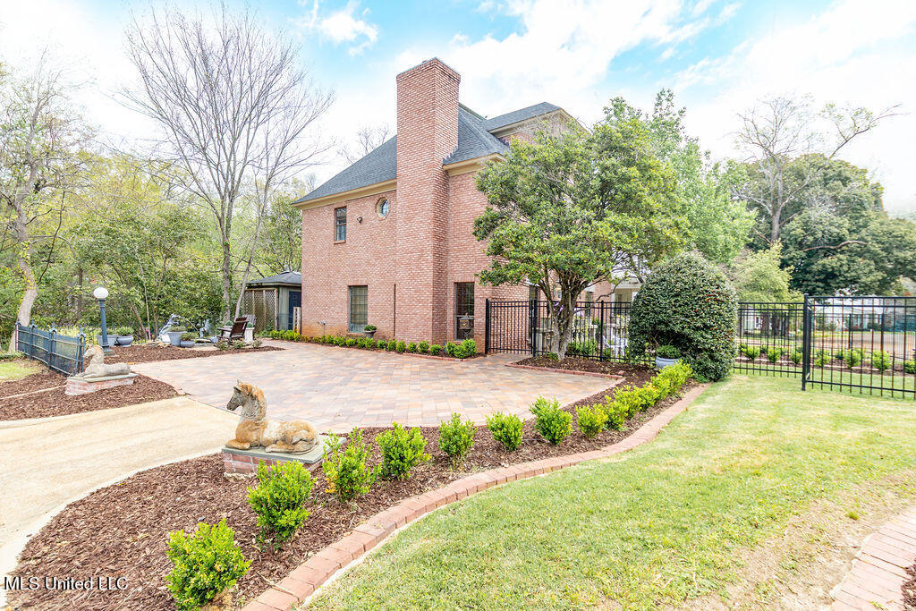 1506 Greymont Avenue, Jackson, Mississippi image 3
