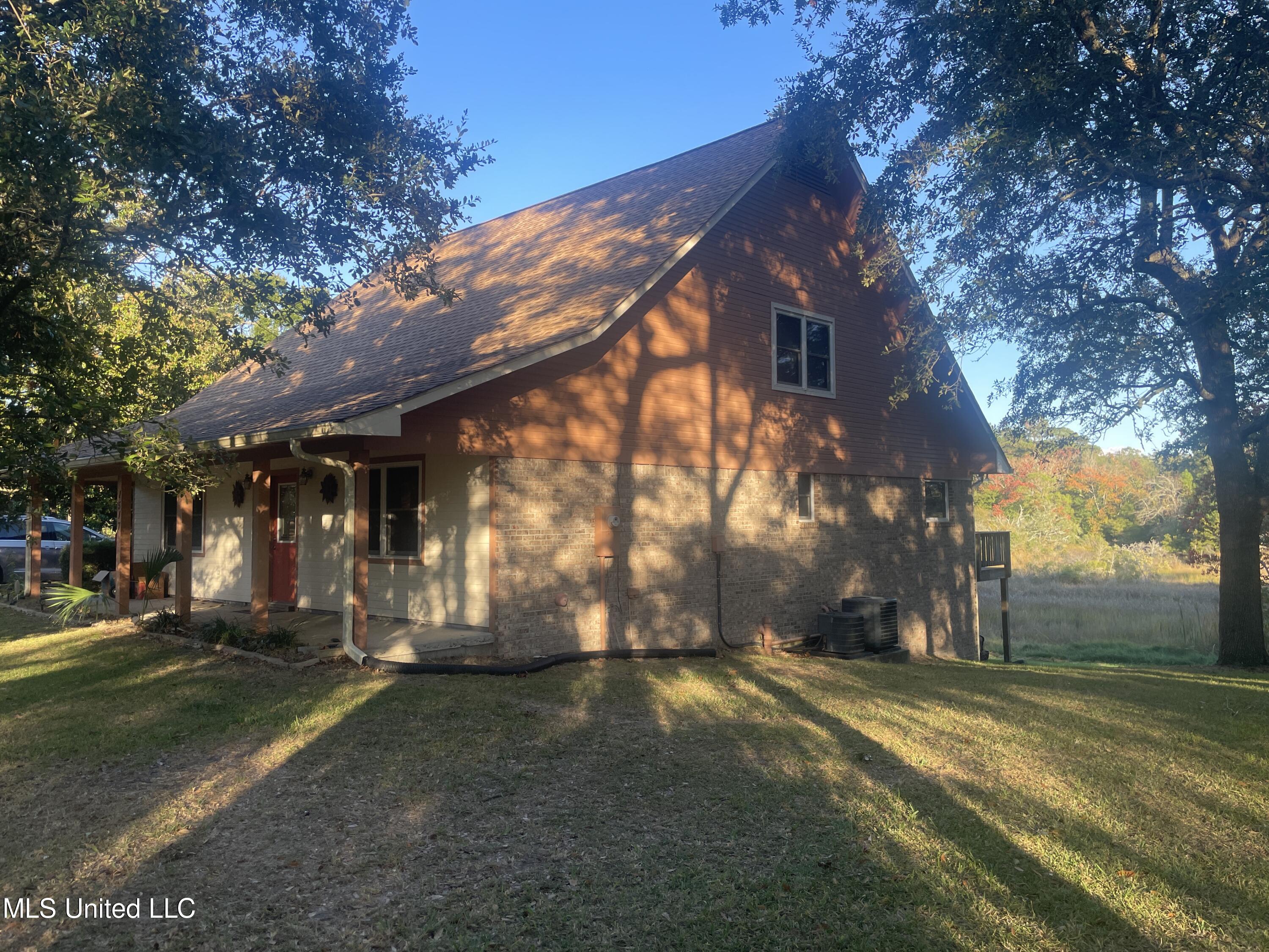 1517 Oak Leaf Circle, Gautier, Mississippi image 11