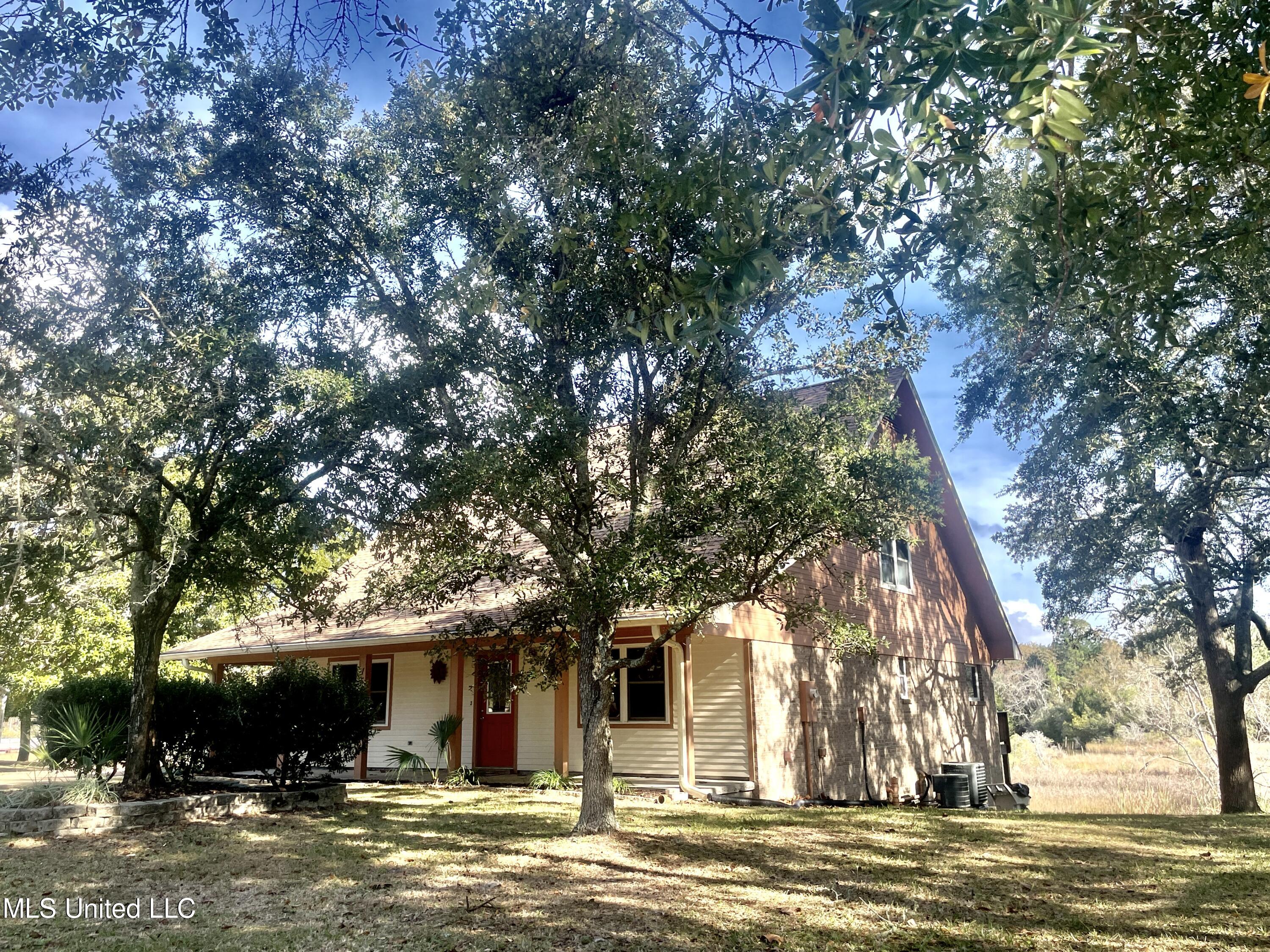 1517 Oak Leaf Circle, Gautier, Mississippi image 8