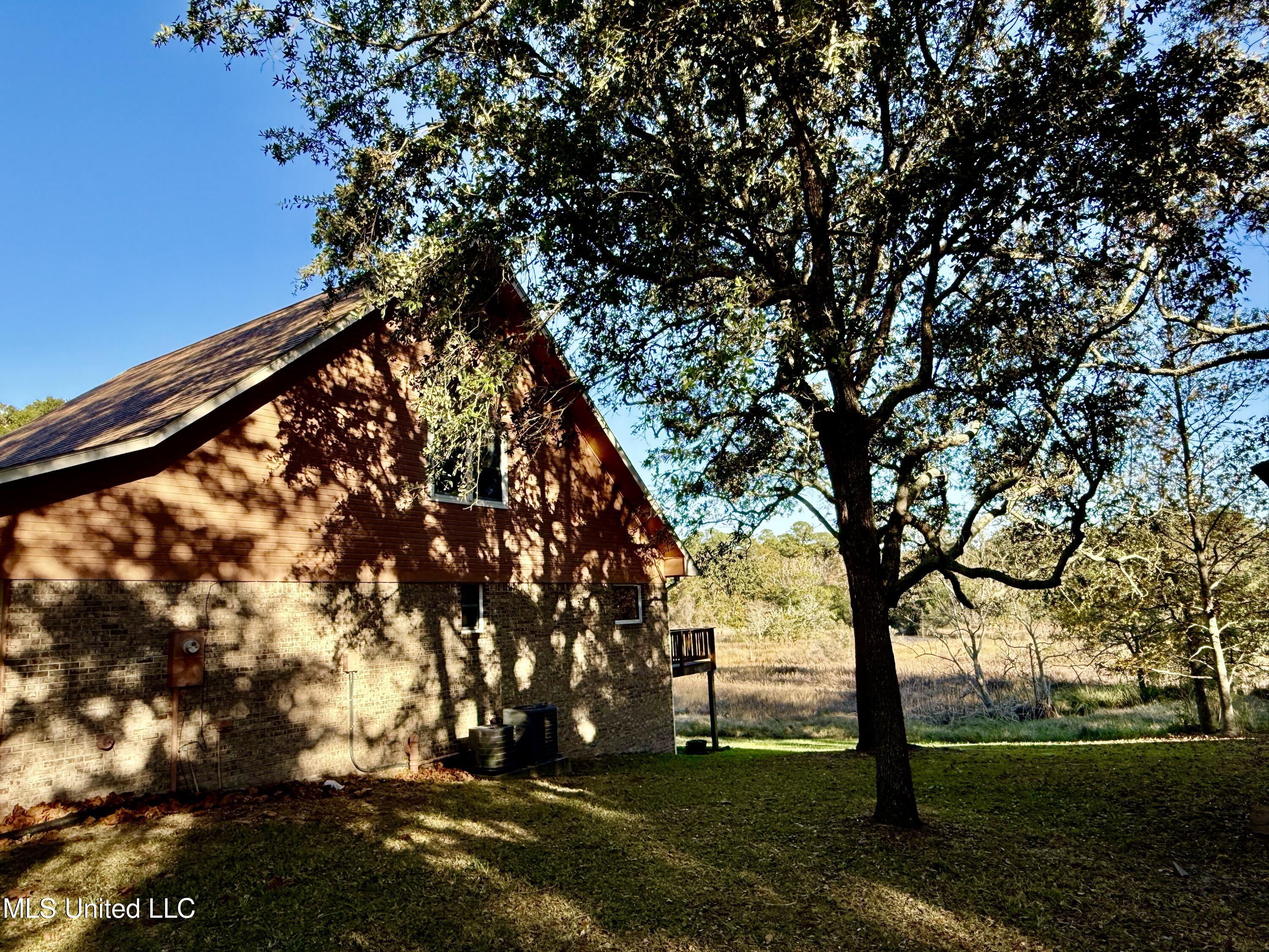 1517 Oak Leaf Circle, Gautier, Mississippi image 8