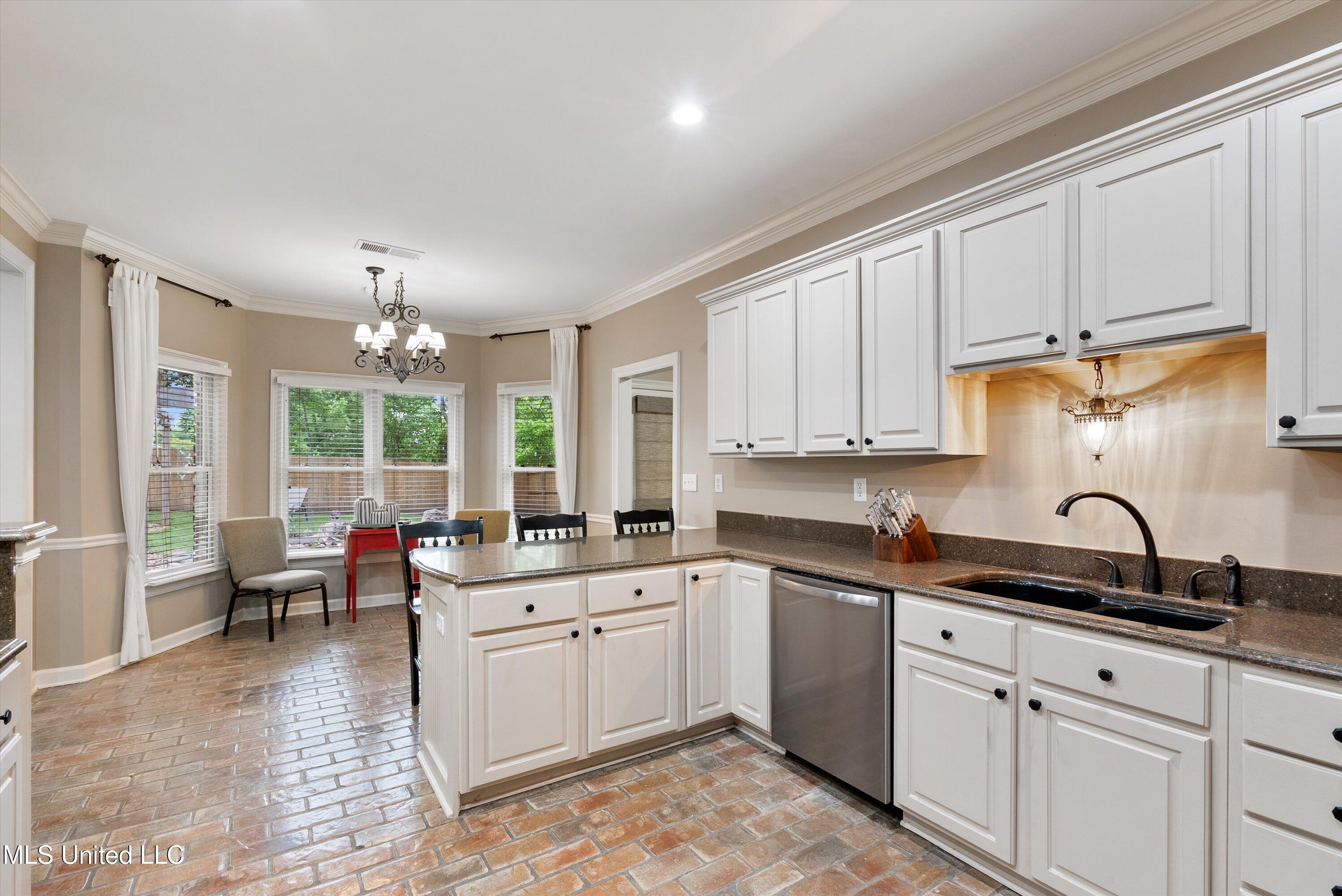 6880 Autumn Oaks Drive, Olive Branch, Mississippi image 15