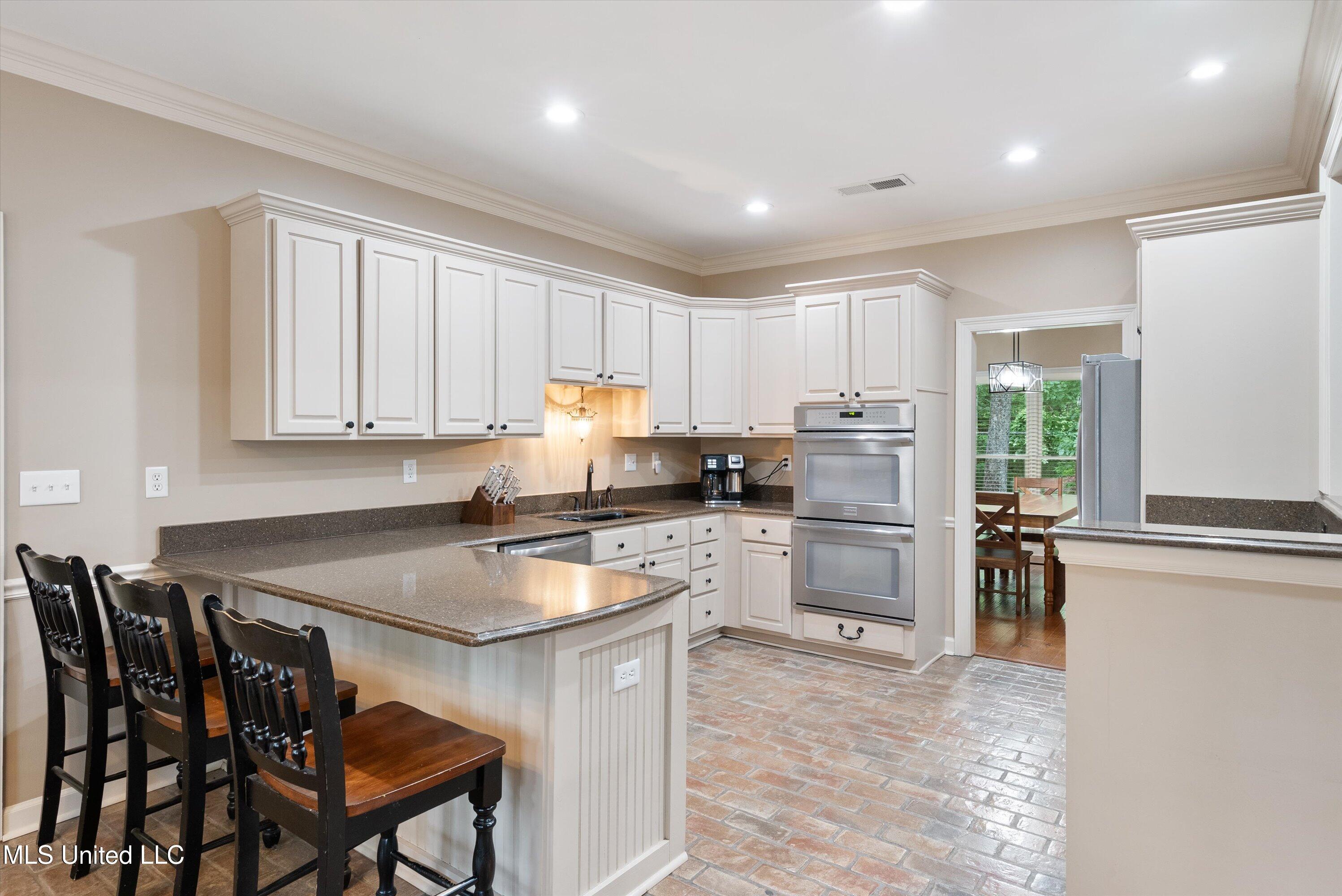6880 Autumn Oaks Drive, Olive Branch, Mississippi image 13