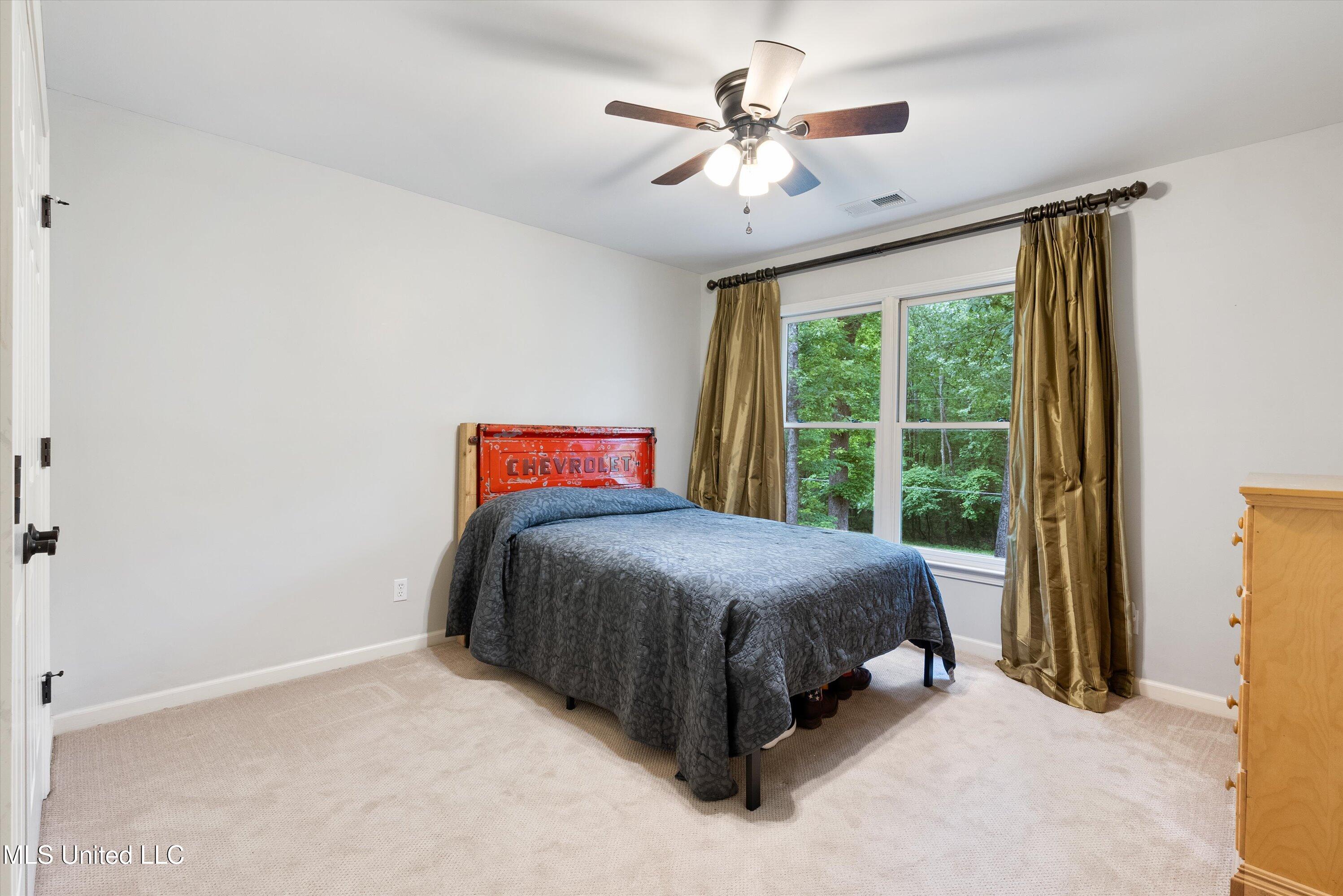 6880 Autumn Oaks Drive, Olive Branch, Mississippi image 35