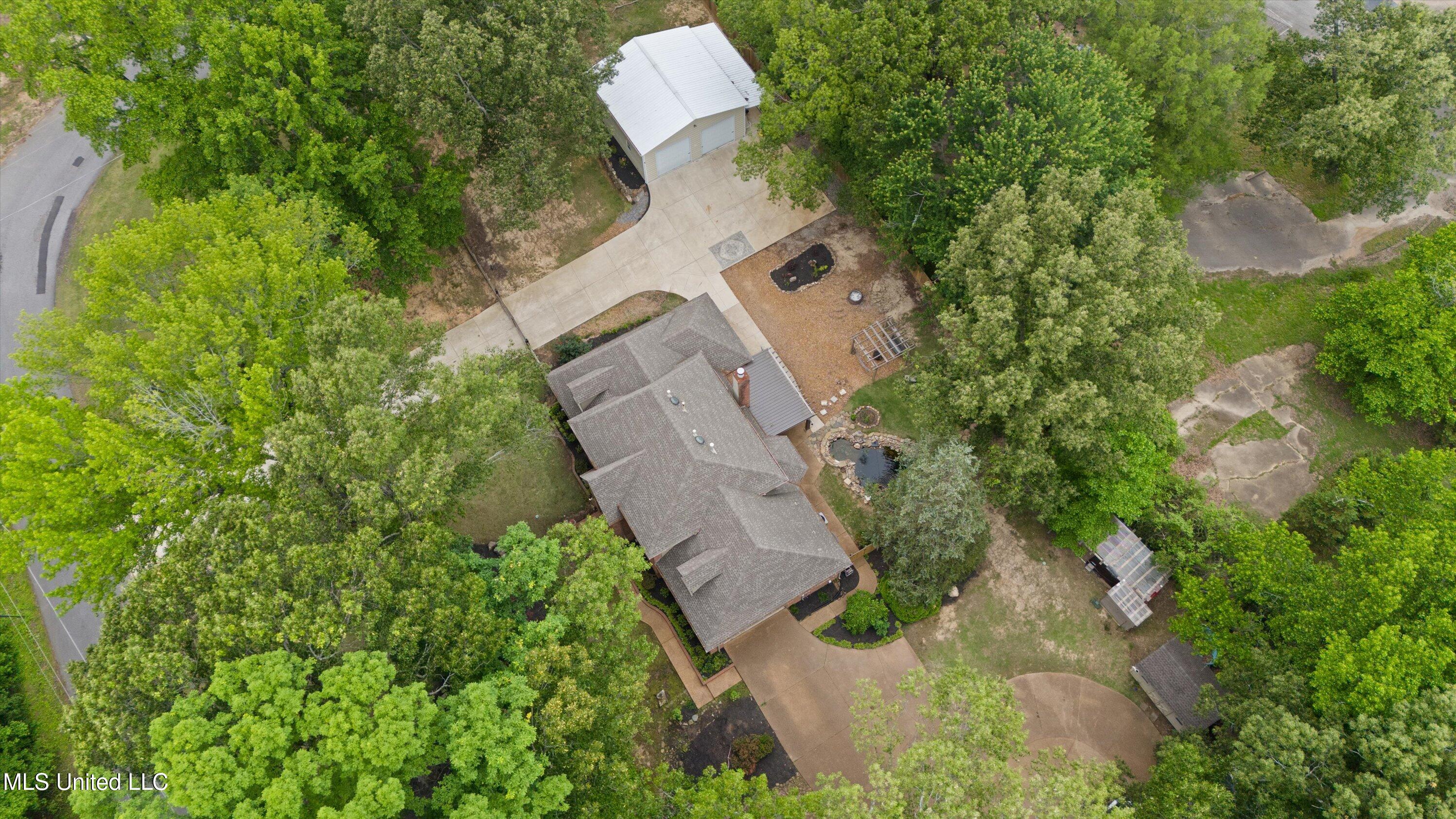 6880 Autumn Oaks Drive, Olive Branch, Mississippi image 46