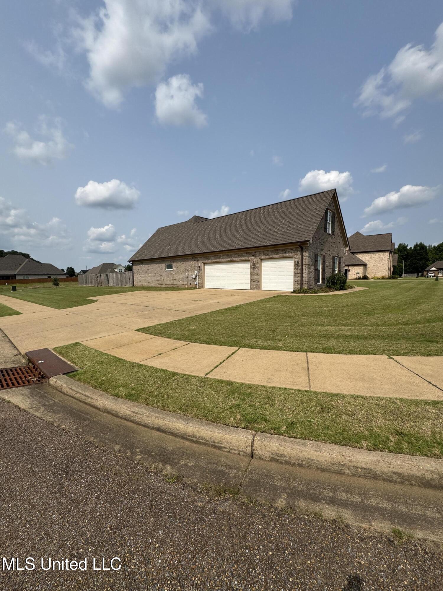 1406 Koby Lane, Hernando, Mississippi image 4