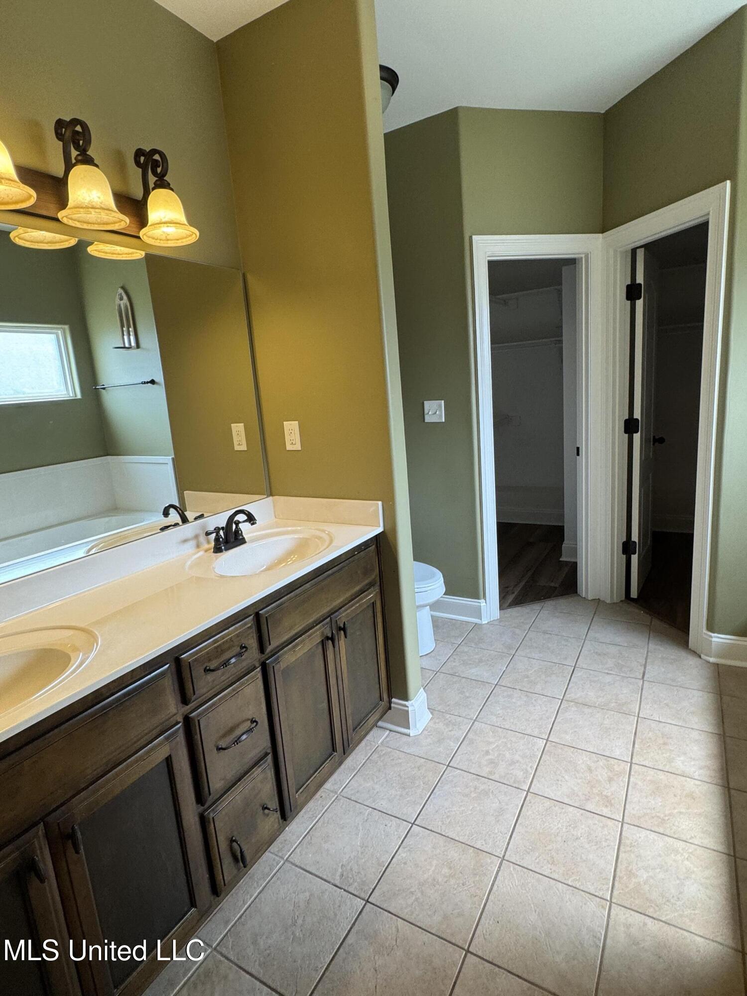 1406 Koby Lane, Hernando, Mississippi image 11