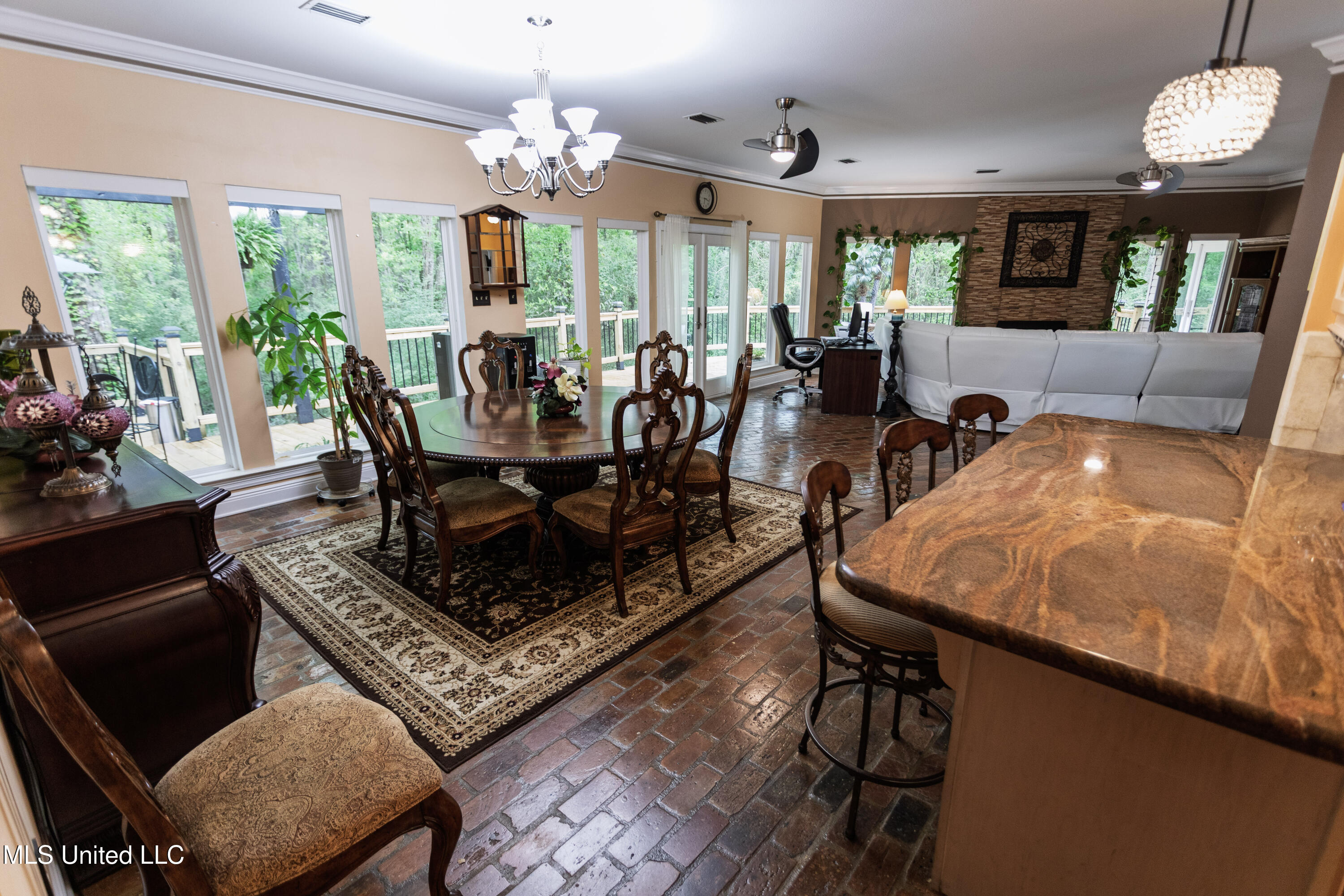 4829 Old Spanish Trail, Gautier, Mississippi image 9
