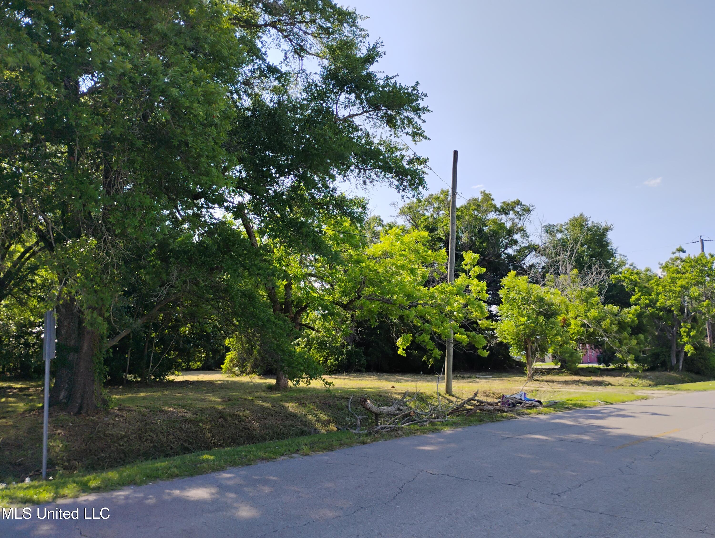 2001 30th Street, Gulfport, Mississippi image 4
