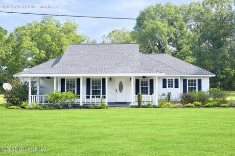 Homes For Sale - 140 Lonnie Street Road<br/> Lucedale, MS 39452