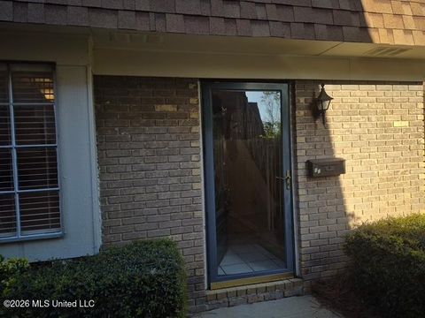 Condo For Sale - 5155 Wayneland Drive<br/> Jackson, MS 39211