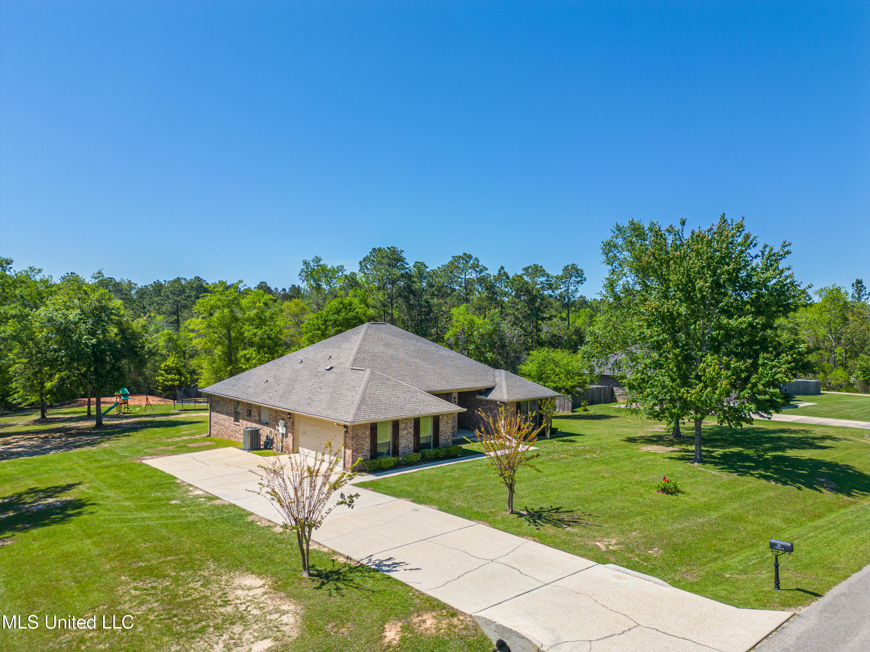 88 Deerwood Drive, Perkinston, Mississippi image 3